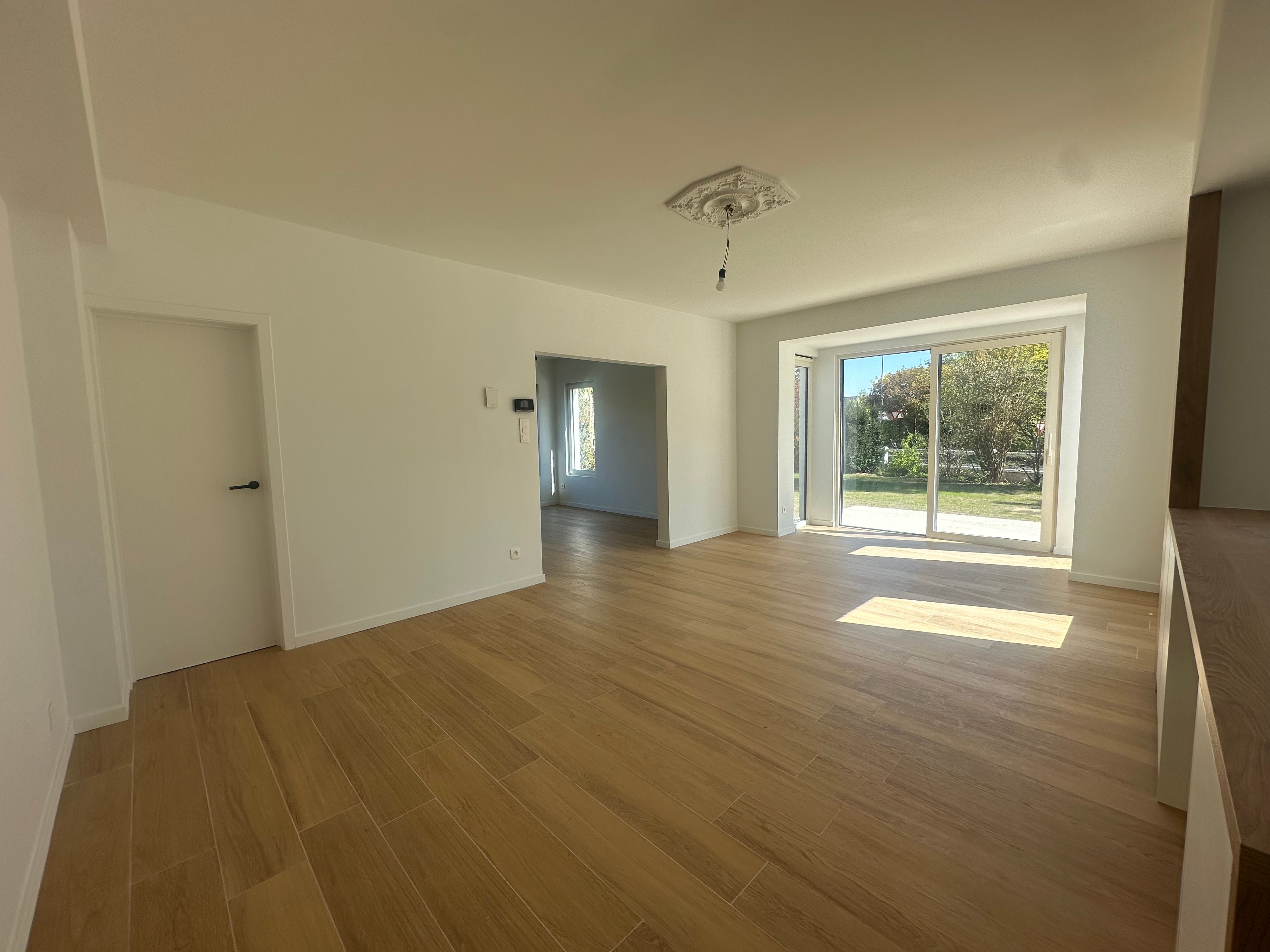 Instapklare, recent gerenoveerde woning op toplocatie in Laarne foto 6