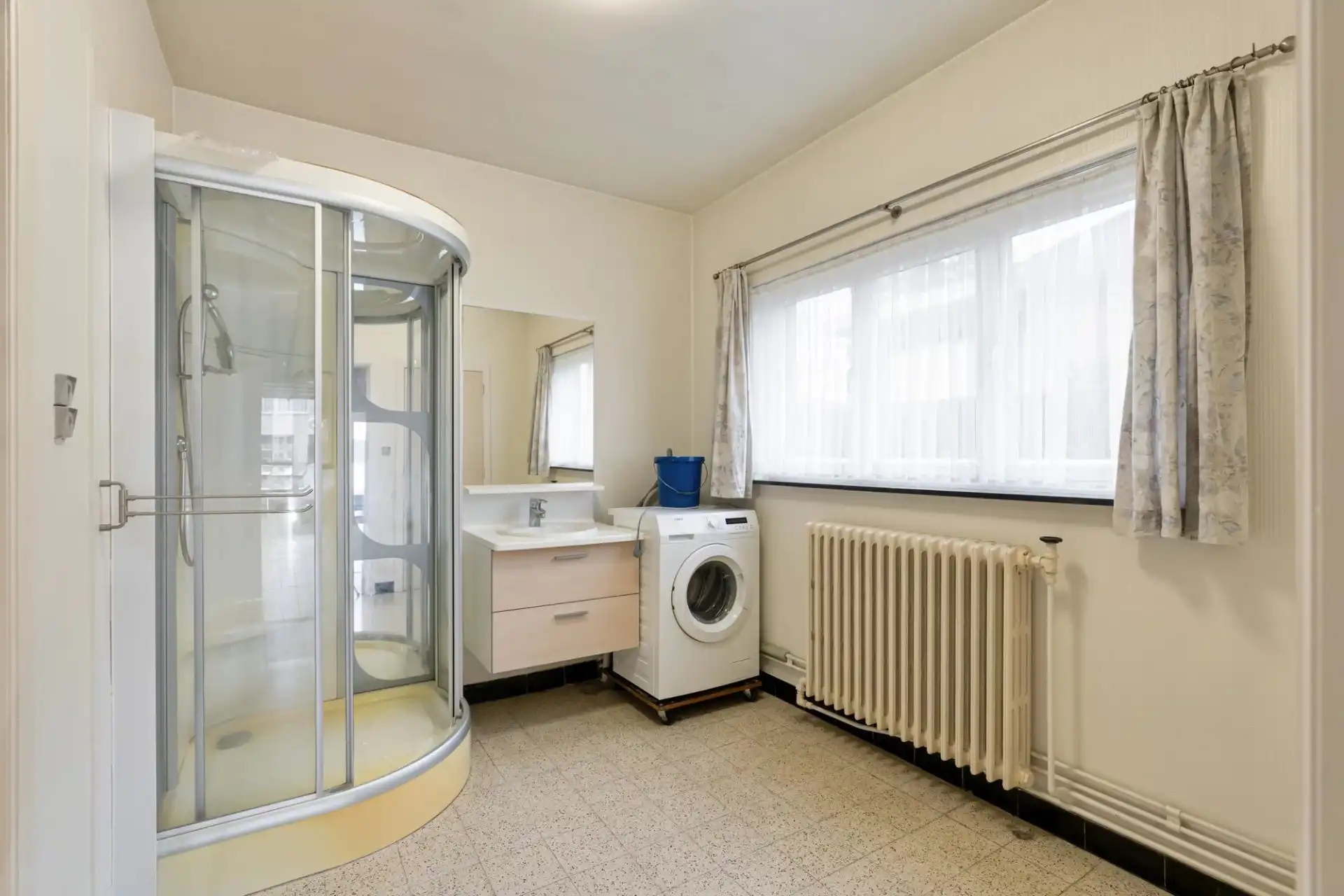 Gezinswoning op ruim perceel te Heusden foto 9