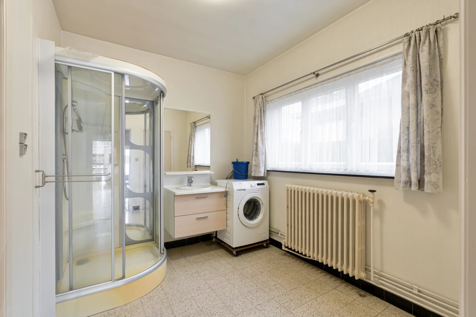 Gezinswoning op ruim perceel te Heusden foto 9