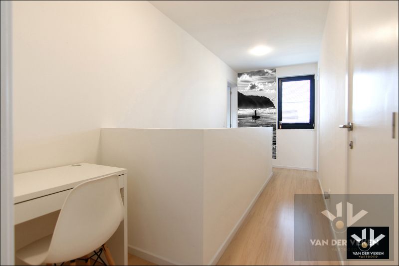 Instapklare, recente en energiezuinige woning met 3 slpk en volledig omheinde tuin foto 13