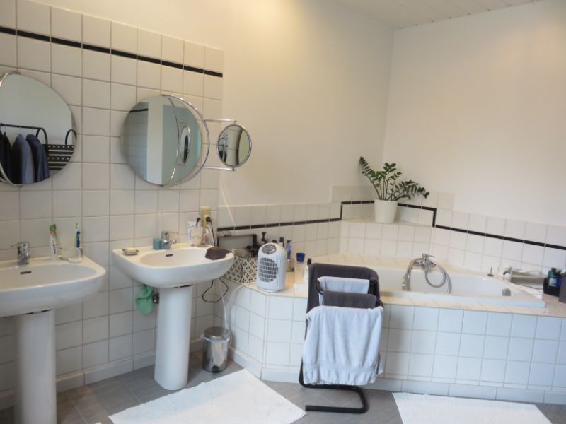 Ruime woning met 4 slaapkamers foto 21