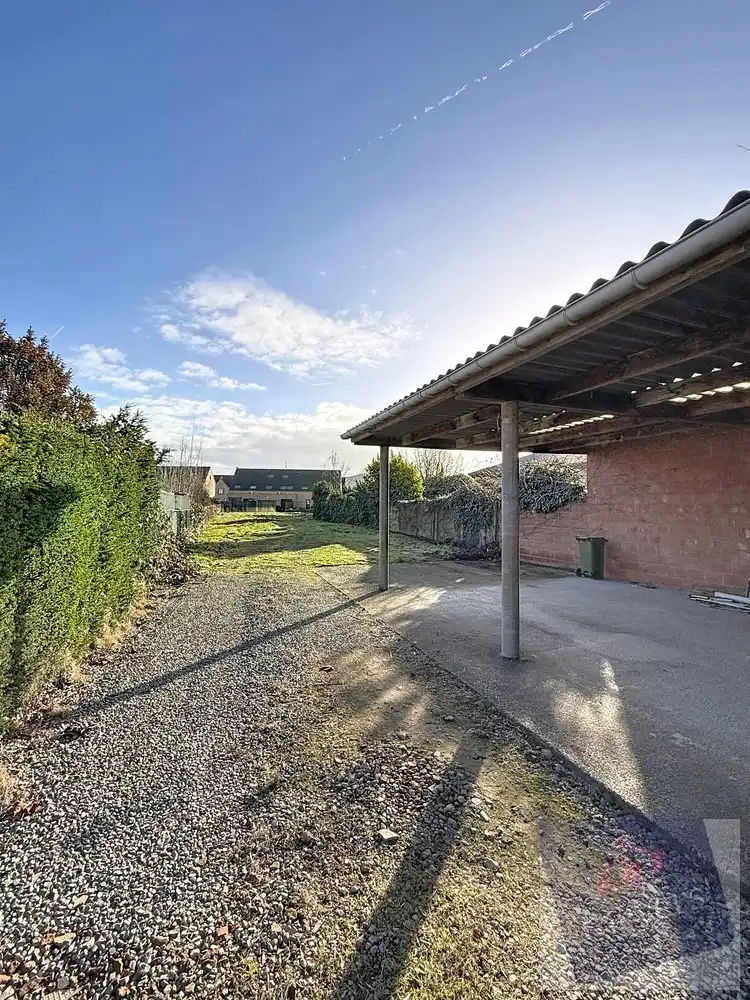 Stijlvolle halfopen bebouwing met tuin op centrale ligging in Hasselt foto 13