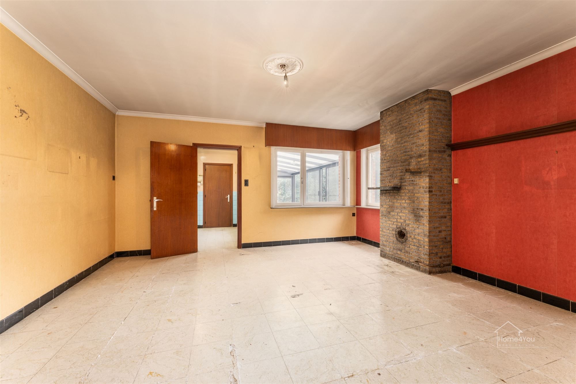 Ruime rijwoning met potentieel op het dorp!  foto 4