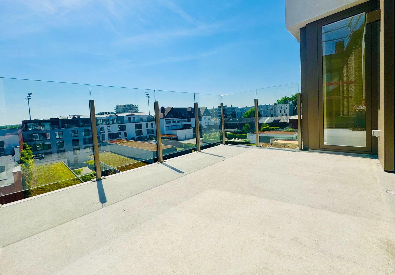 Subliem appartement in het bruisende hart van Waregem! foto 2
