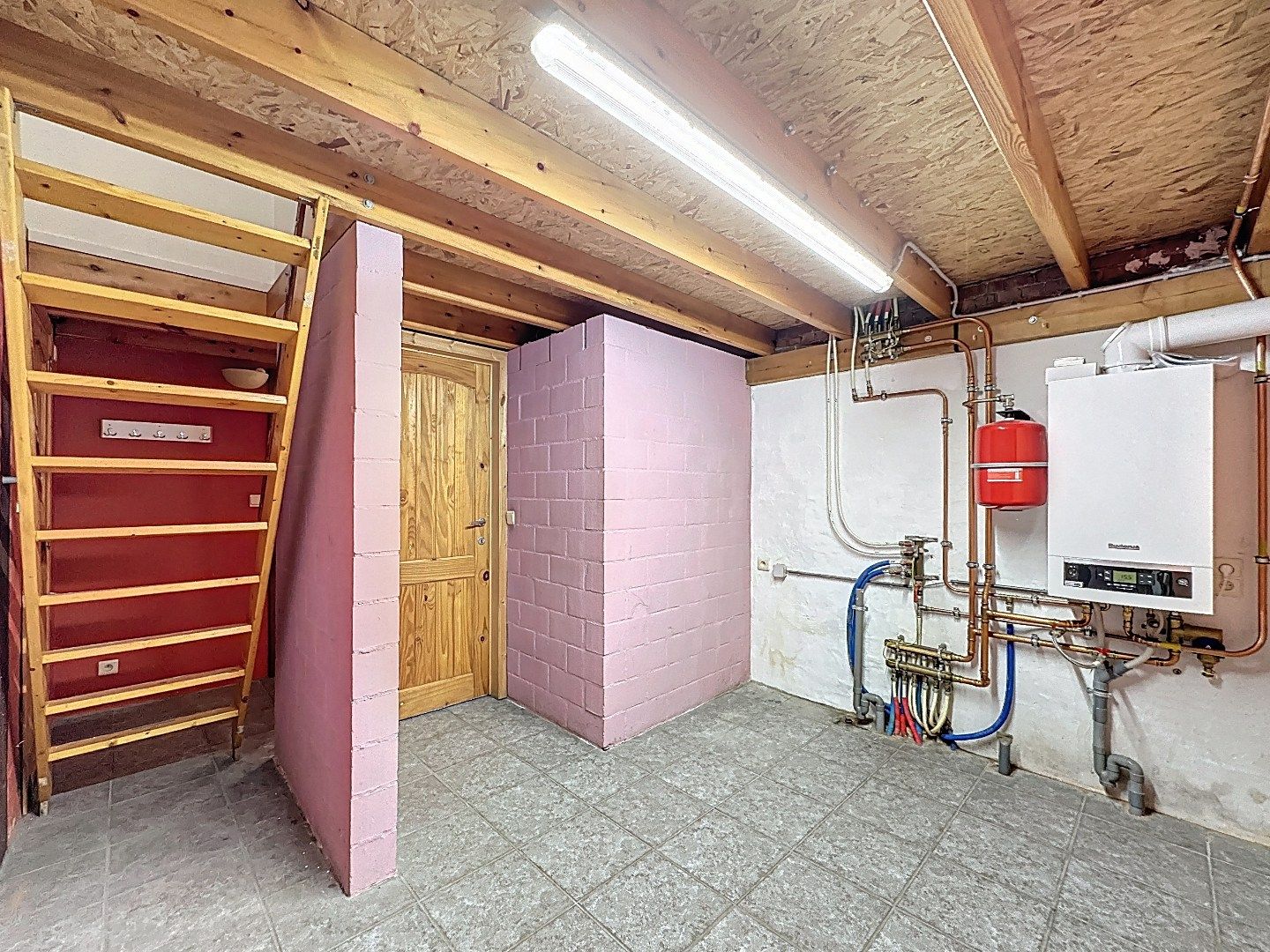 Vrijstaande woning met authentieke charme nabij centrum Testelt. foto 21
