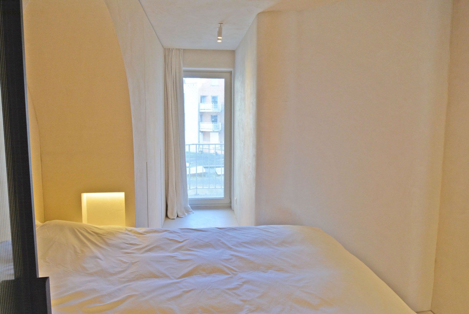 Trendy gerenoveerd appartement op Albertstrand met luxueuze afwerking en frontaal zeezicht foto 9