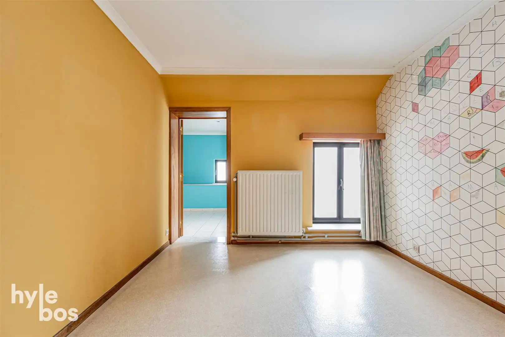 Ruim bovenhuis met groot magazijn in het centrum van de stad foto 15