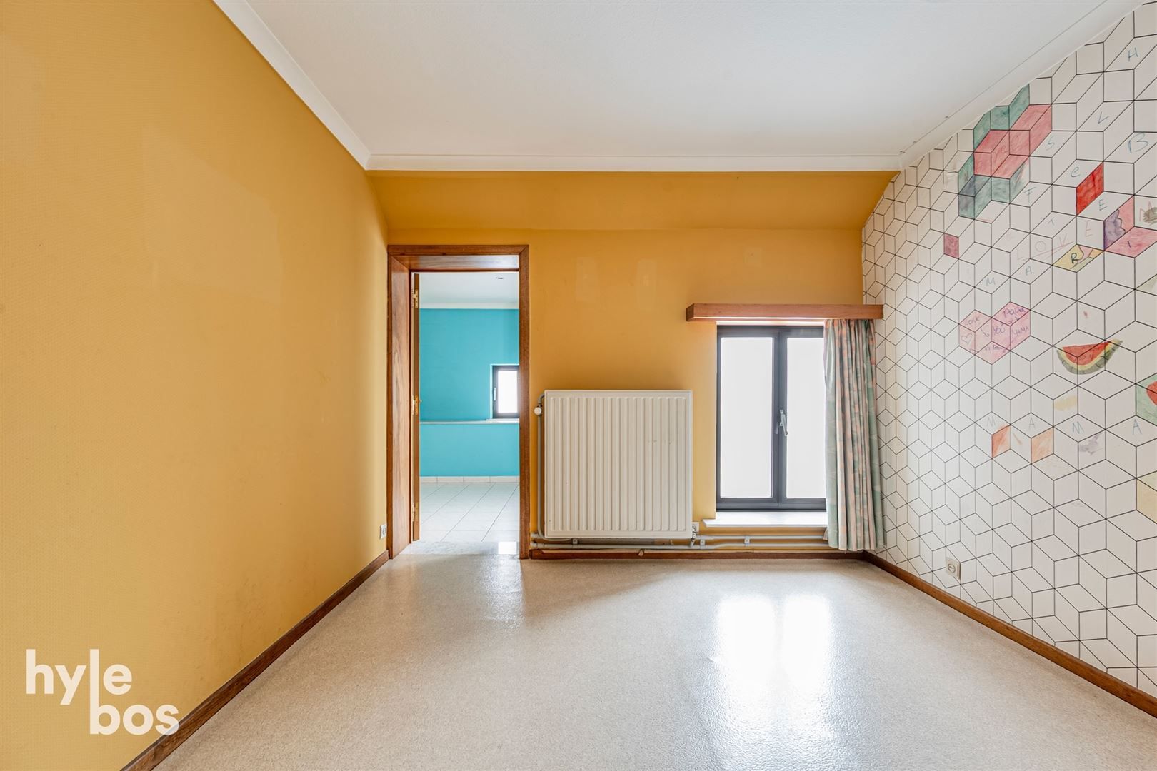 Ruim bovenhuis met groot magazijn in het centrum van de stad foto 15