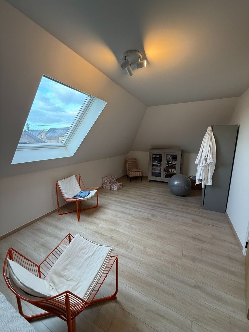 Prachtig instapklare woning met 3 slaapkamers en grote tuin te Leopoldsburg. foto 21