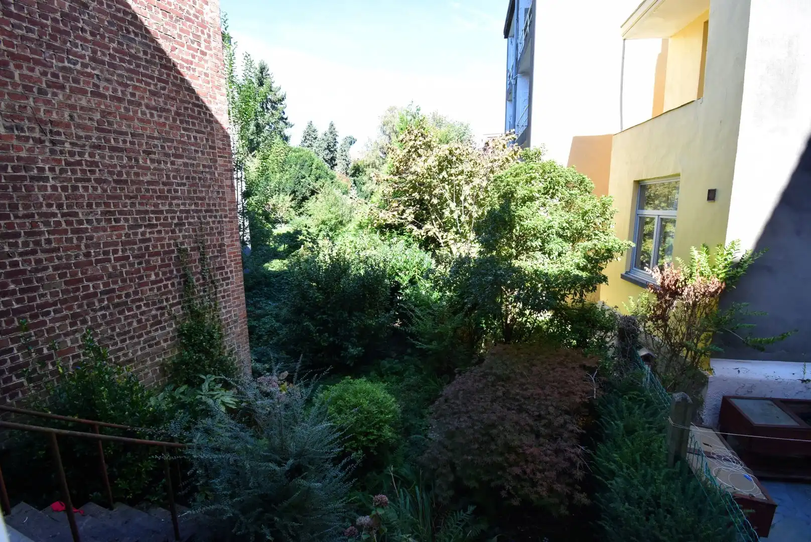 Eengezinswoning met tuin en garage foto 4