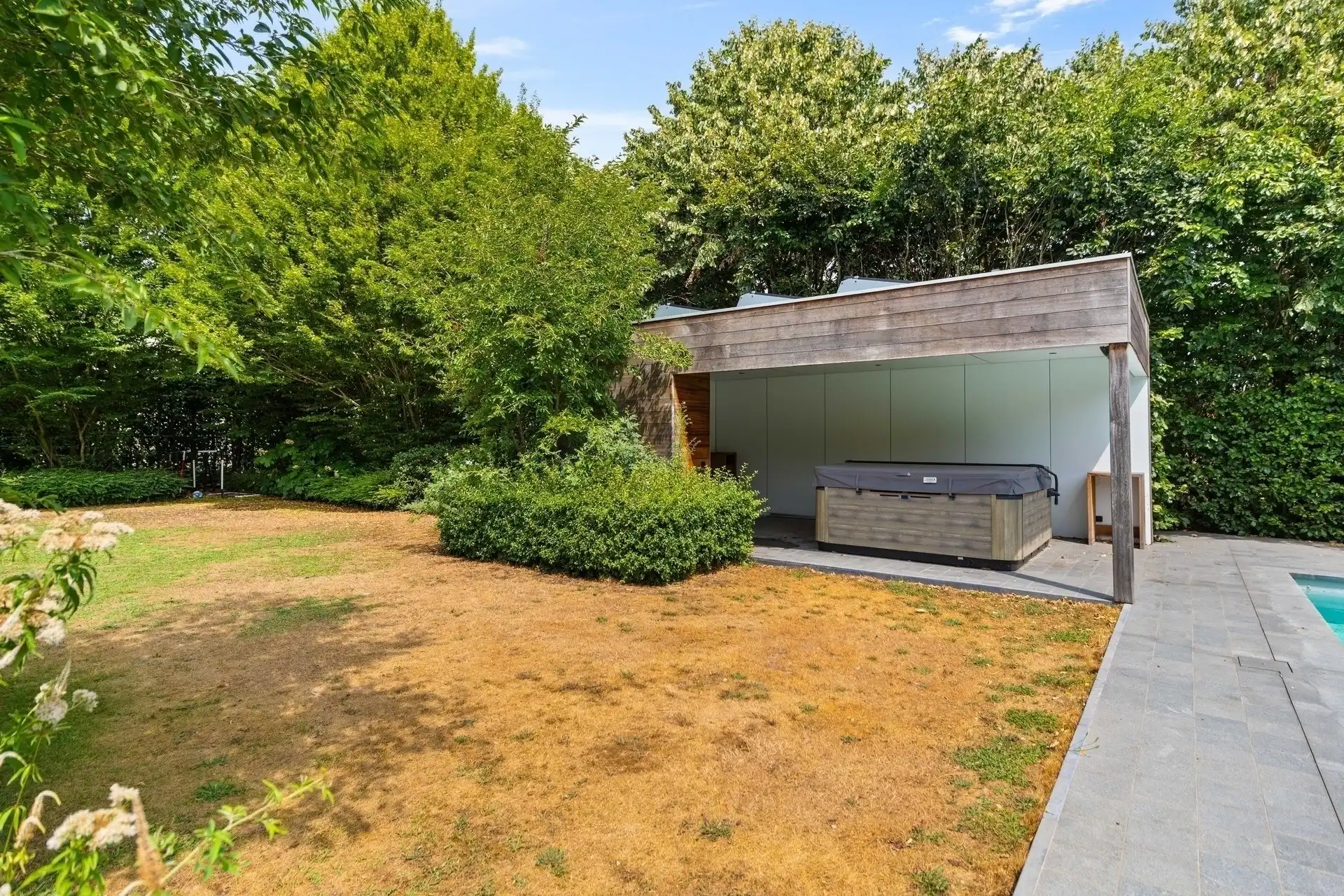 prachtig gelegen villa met verzorgde tuin en zwembad foto 40