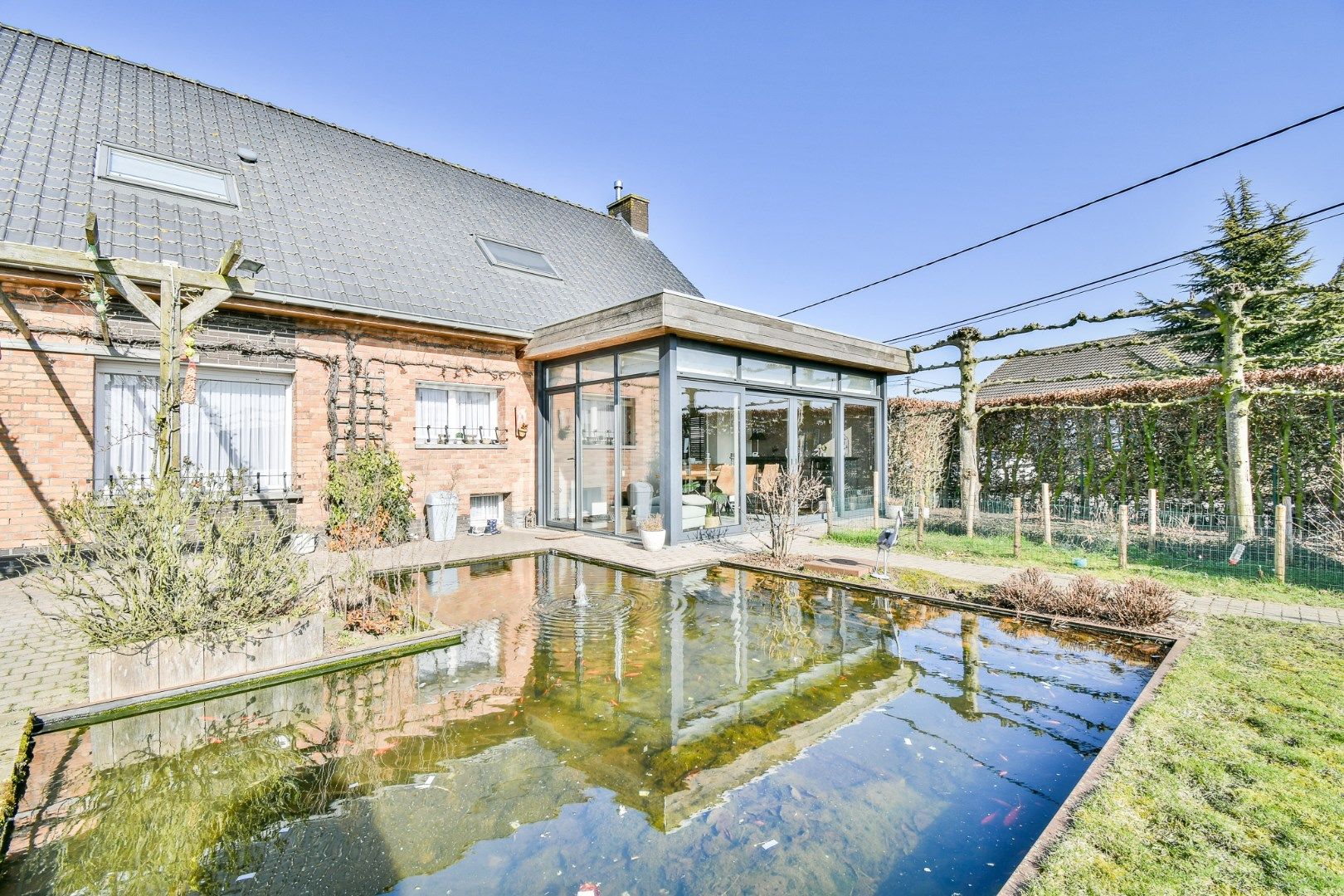 Karaktervolle villa met loodsen te koop in Torhout! foto 18