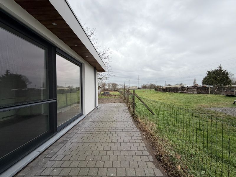 GERENOVEERDE HALFOPEN BEBOUWING TE HUUR IN DOORNZELE foto 10