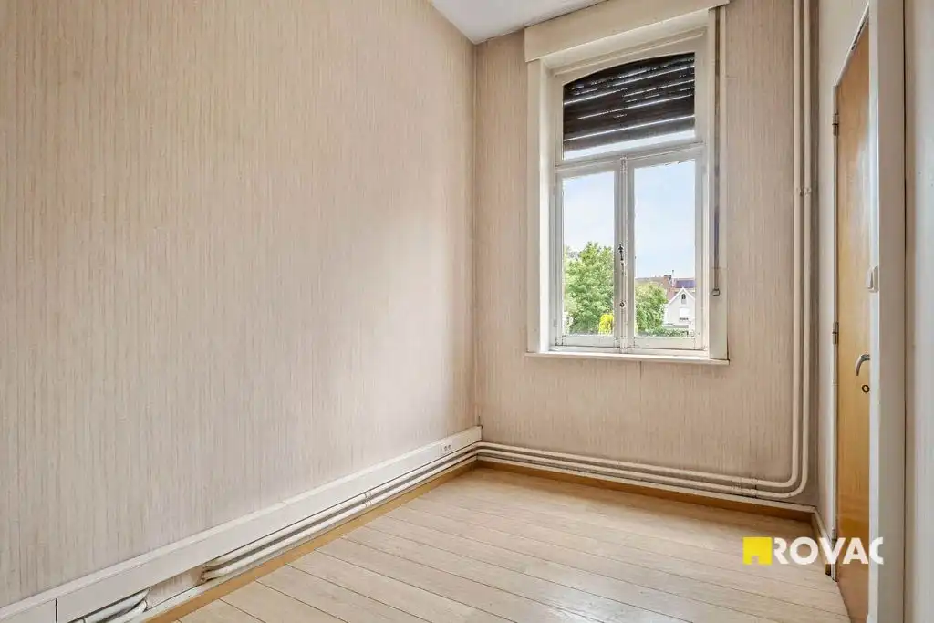 Te renoveren handelspand met woonst in hartje Izegem foto 20