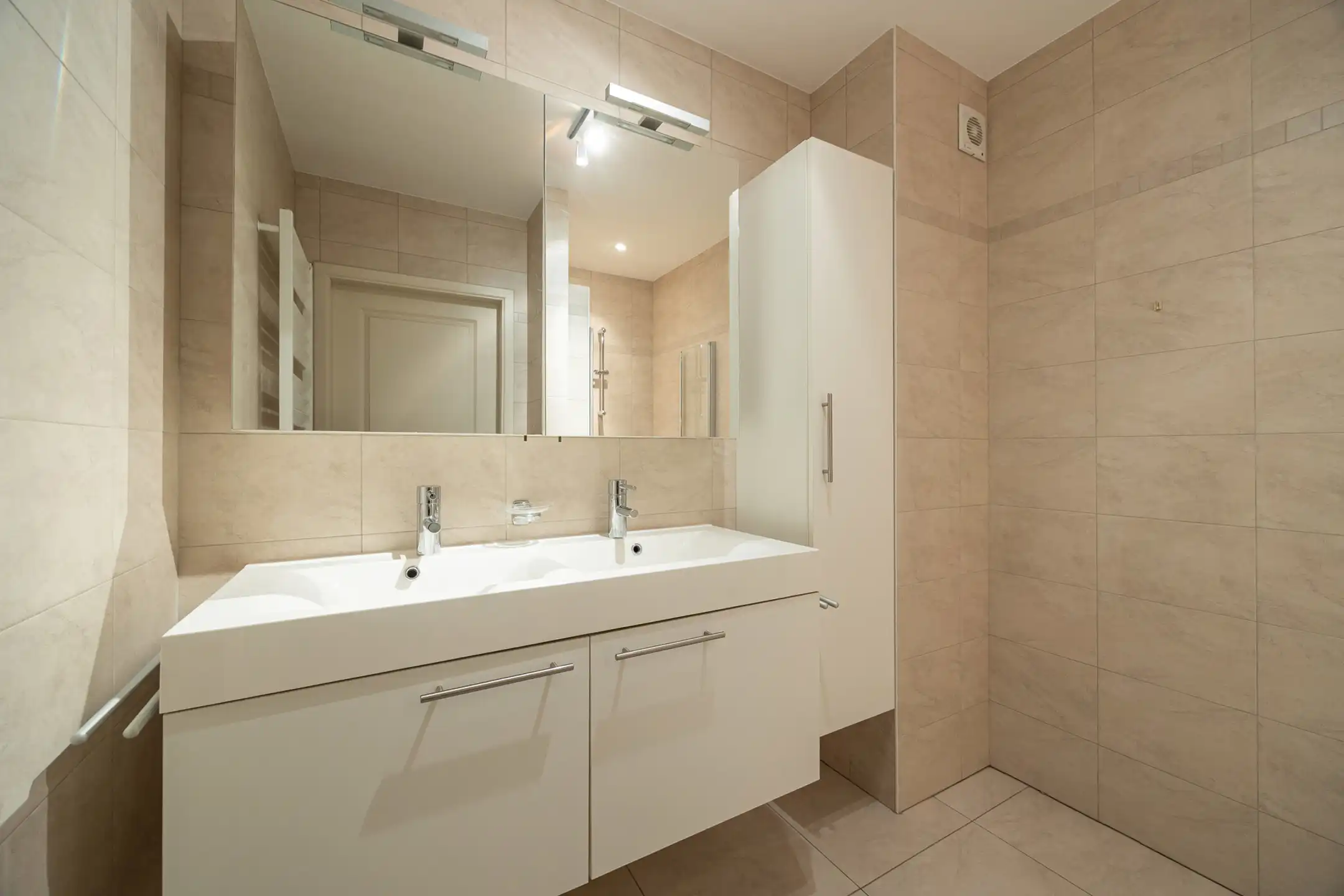 Instapklaar appartement op wandelafstand van het centrum foto 15