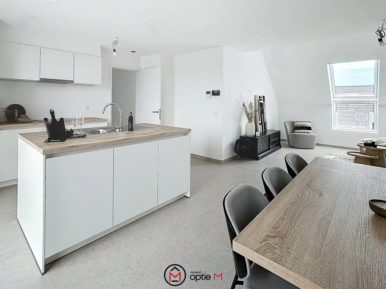 RUIM DUPLEX APPARTEMENT MET MOOI TERRAS foto 4