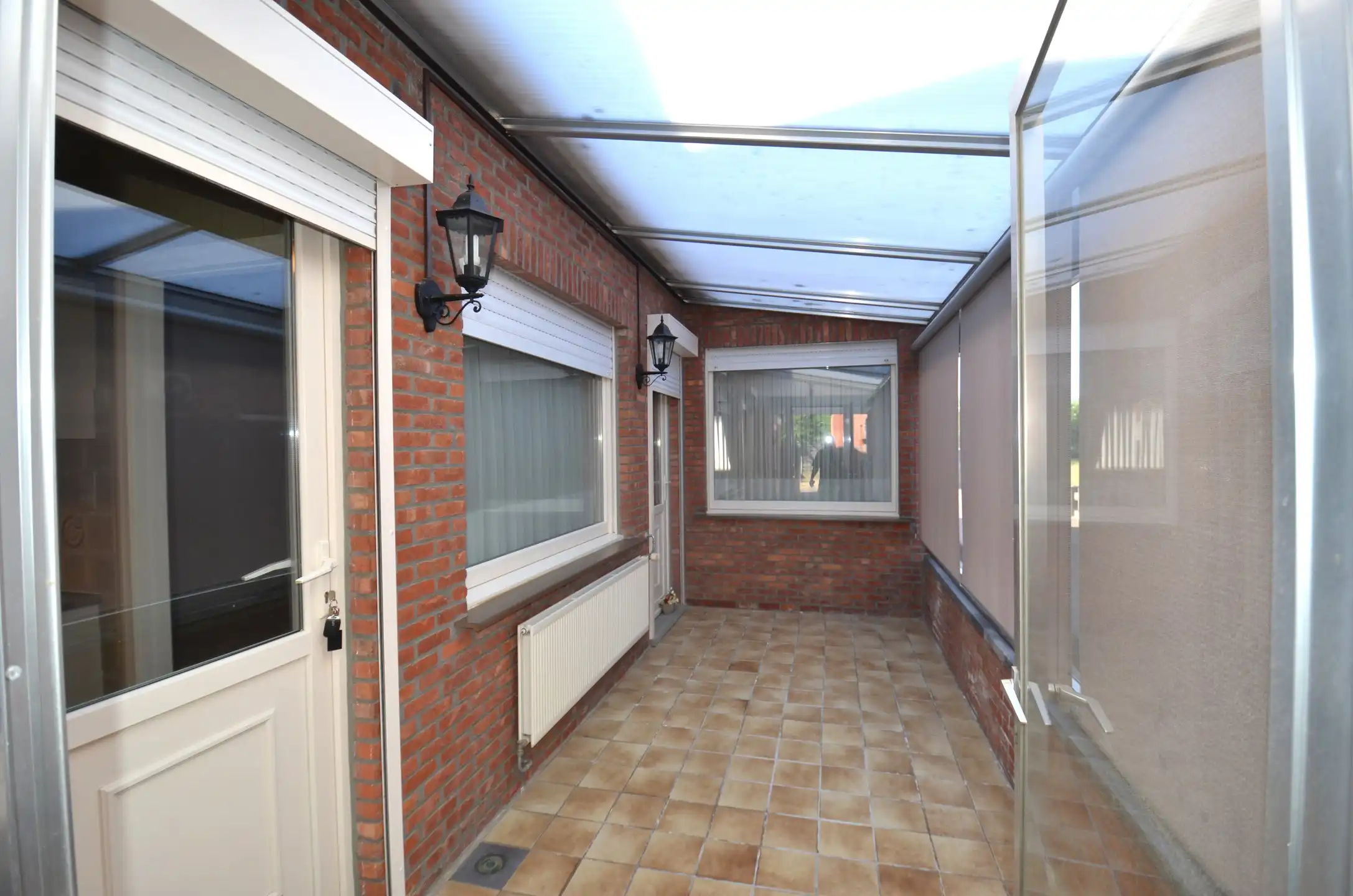 Te renoveren woning met 3 slaapkamers, tuintje en dubbele garage foto 14