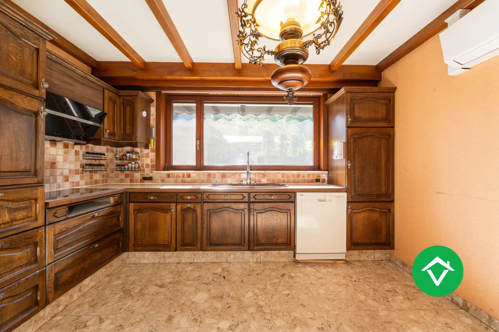 Zeer ruime en instapklare woning met veel mogelijkheden te Eernegem foto 13