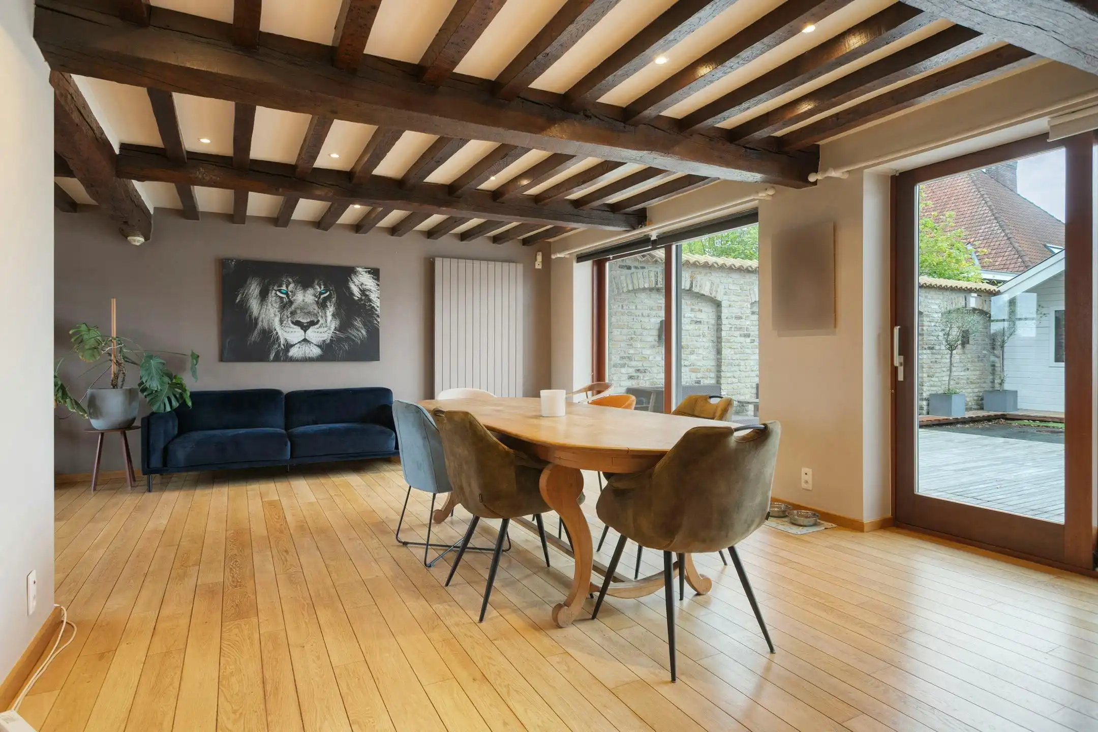 Ruime herenwoning met magazijn te koop in Deerlijk foto 5
