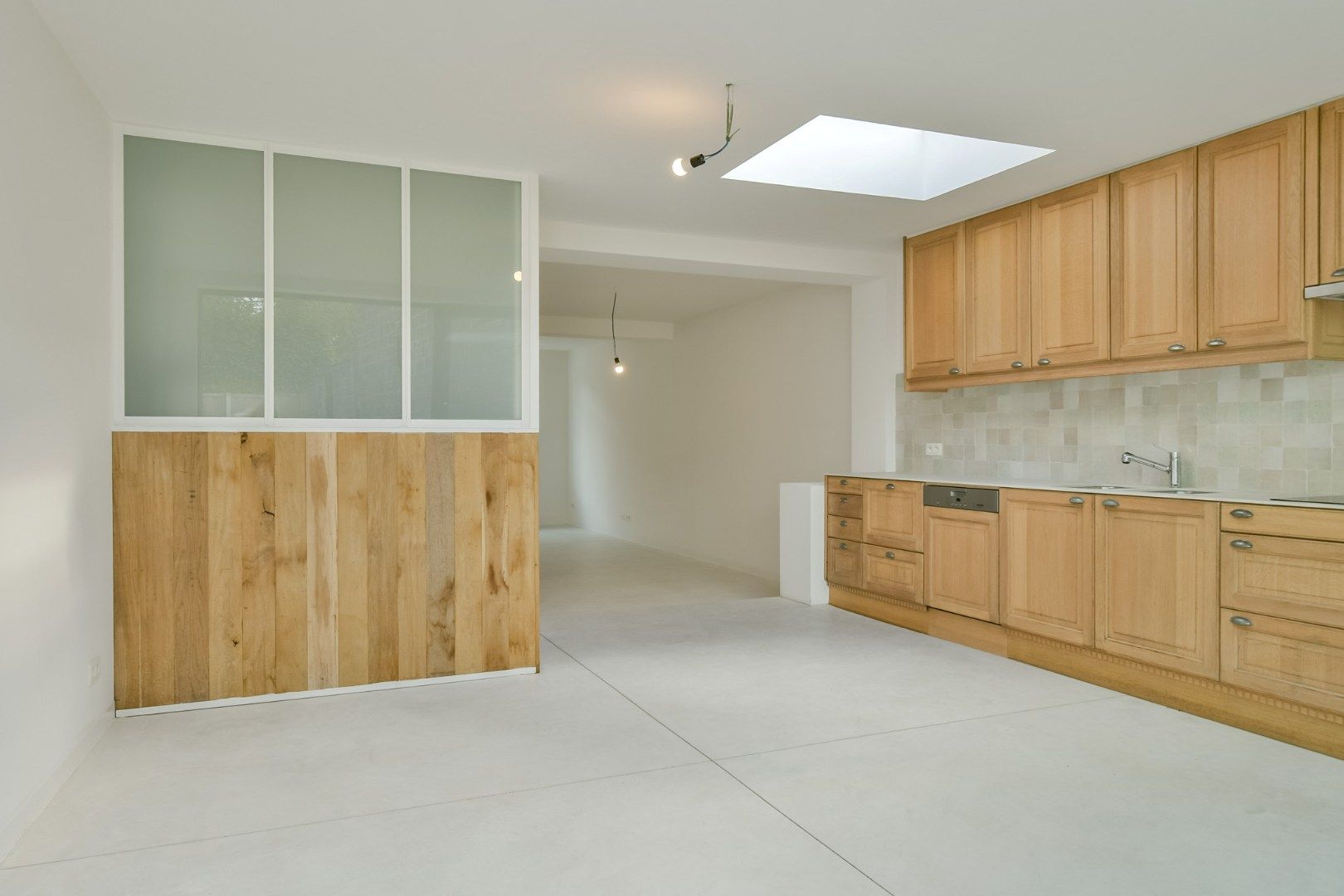 Volledig gerenoveerde charmante woning te huur in Kortemark! foto 4