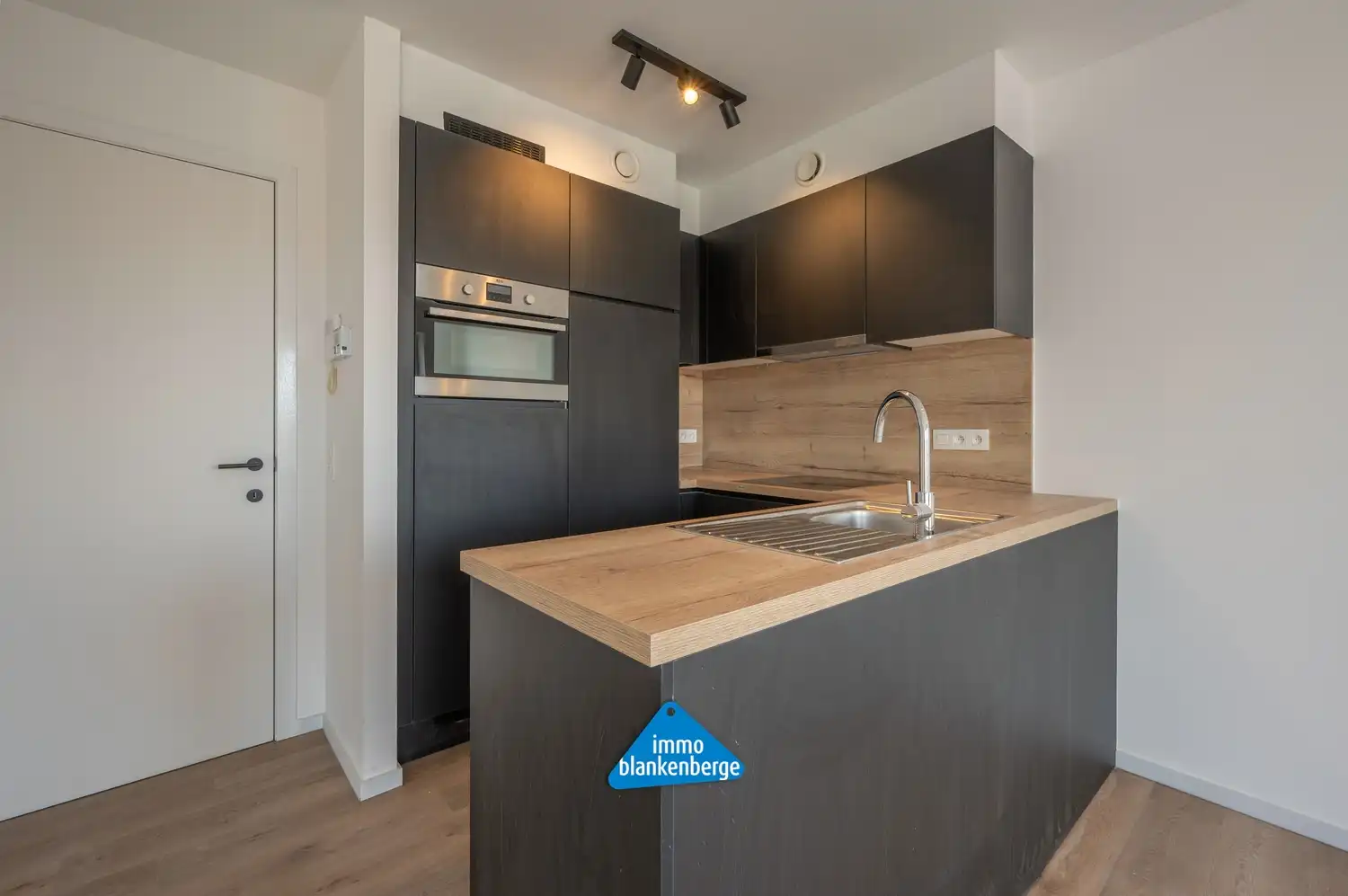 Volledig afgewerkt appartement met 1 slaapkamer foto 5