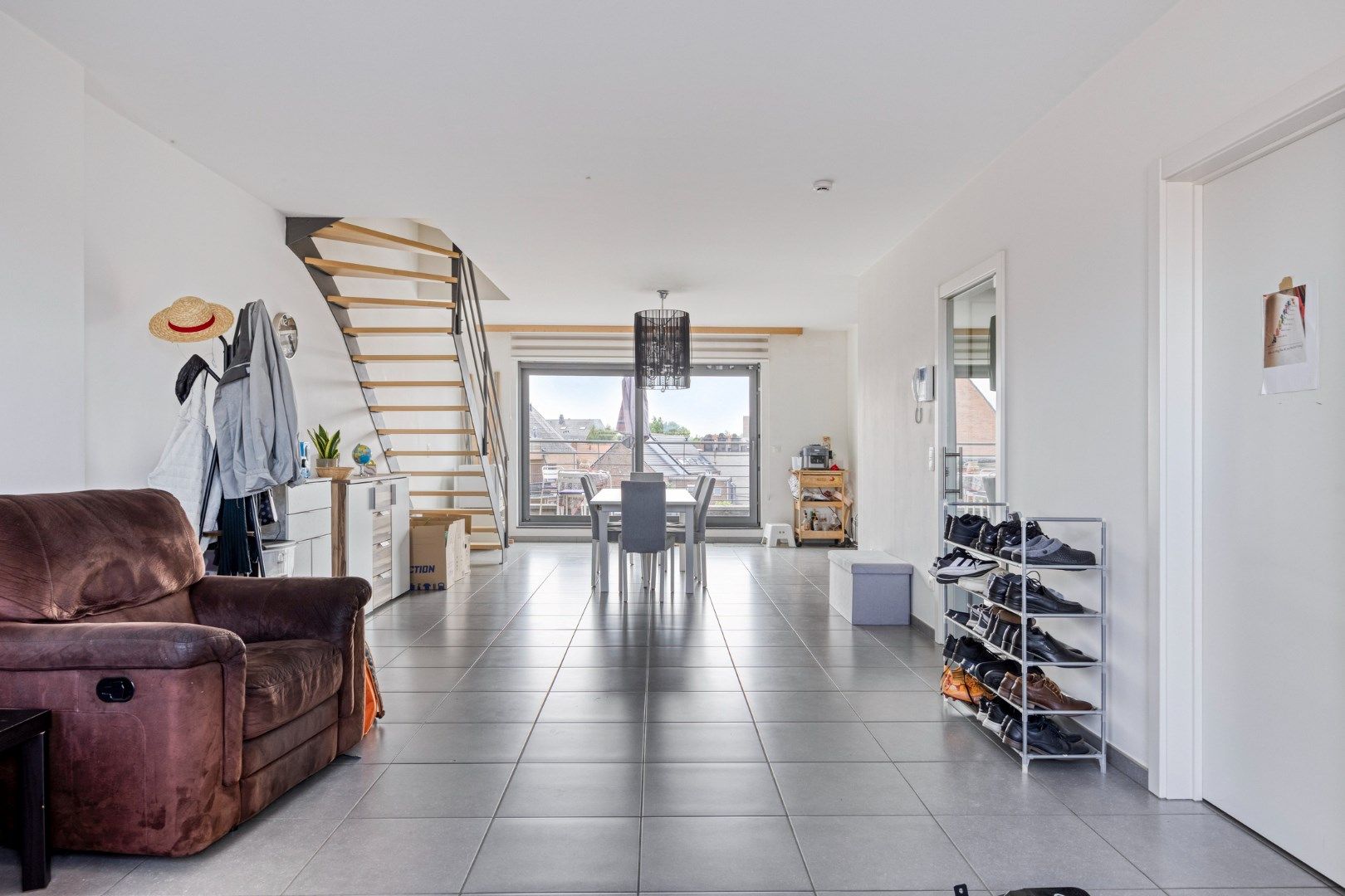 Ruime, moderne duplex met 3 slaapkamers, dressing én zolder – instapklaar en energiezuinig! foto 4