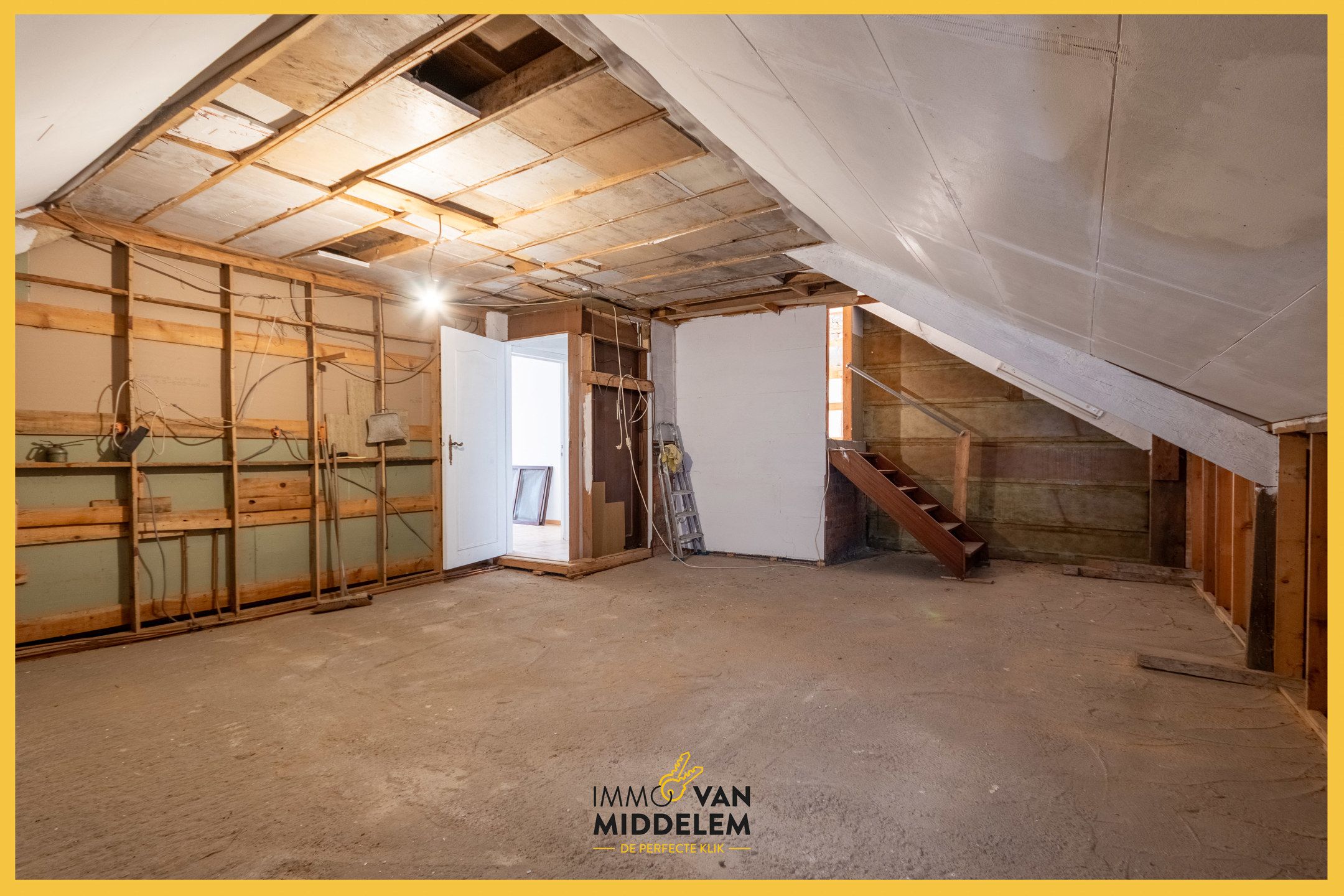 GROTE KARAKTERVOLLE WONING MET GARAGE EN TUIN foto 26