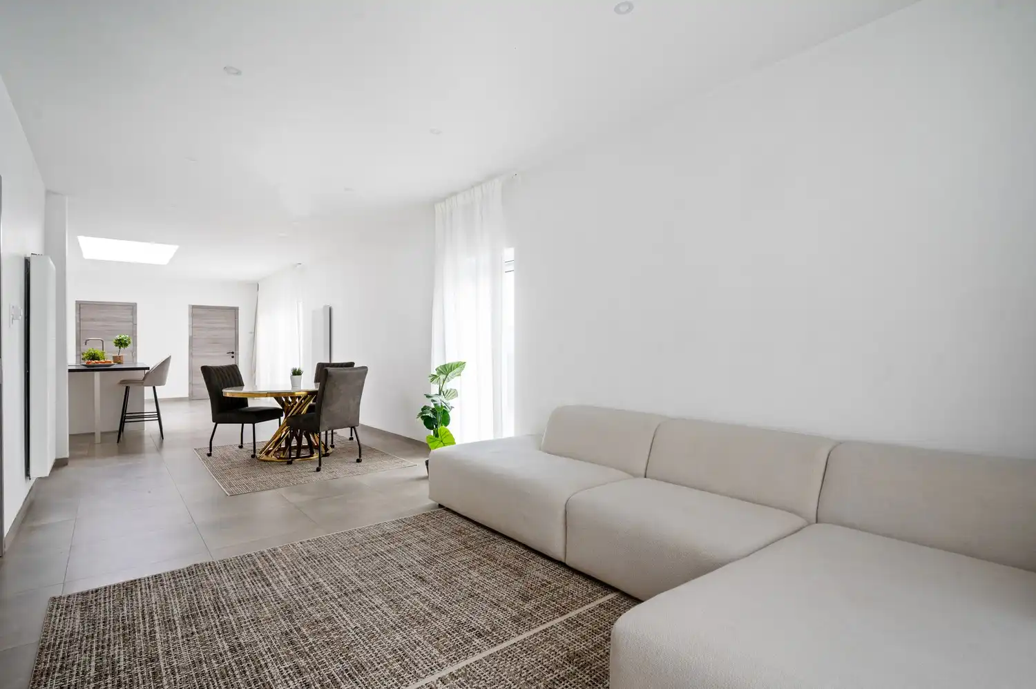 Gerenoveerde woning met tuin en polyvalent bijgebouw te Reet foto 2