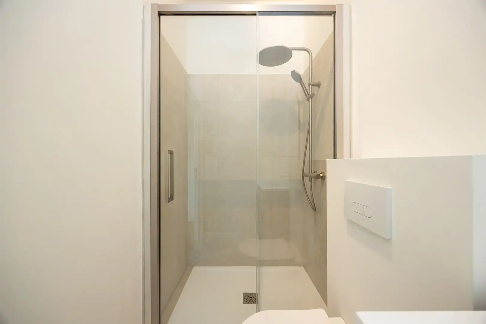 Gerenoveerd en instapklaar appartement met dakterras.  foto 9