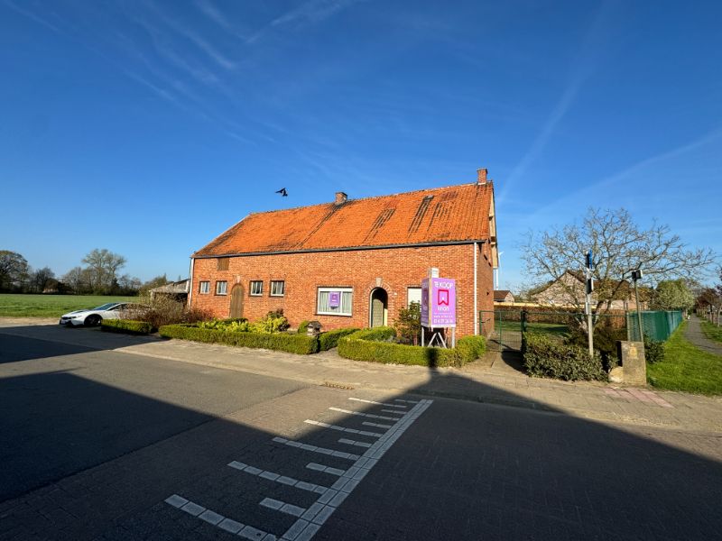 Hoofdfoto van de publicatie: Ruime te renoveren hoeve gelegen in het groen op 1182m².