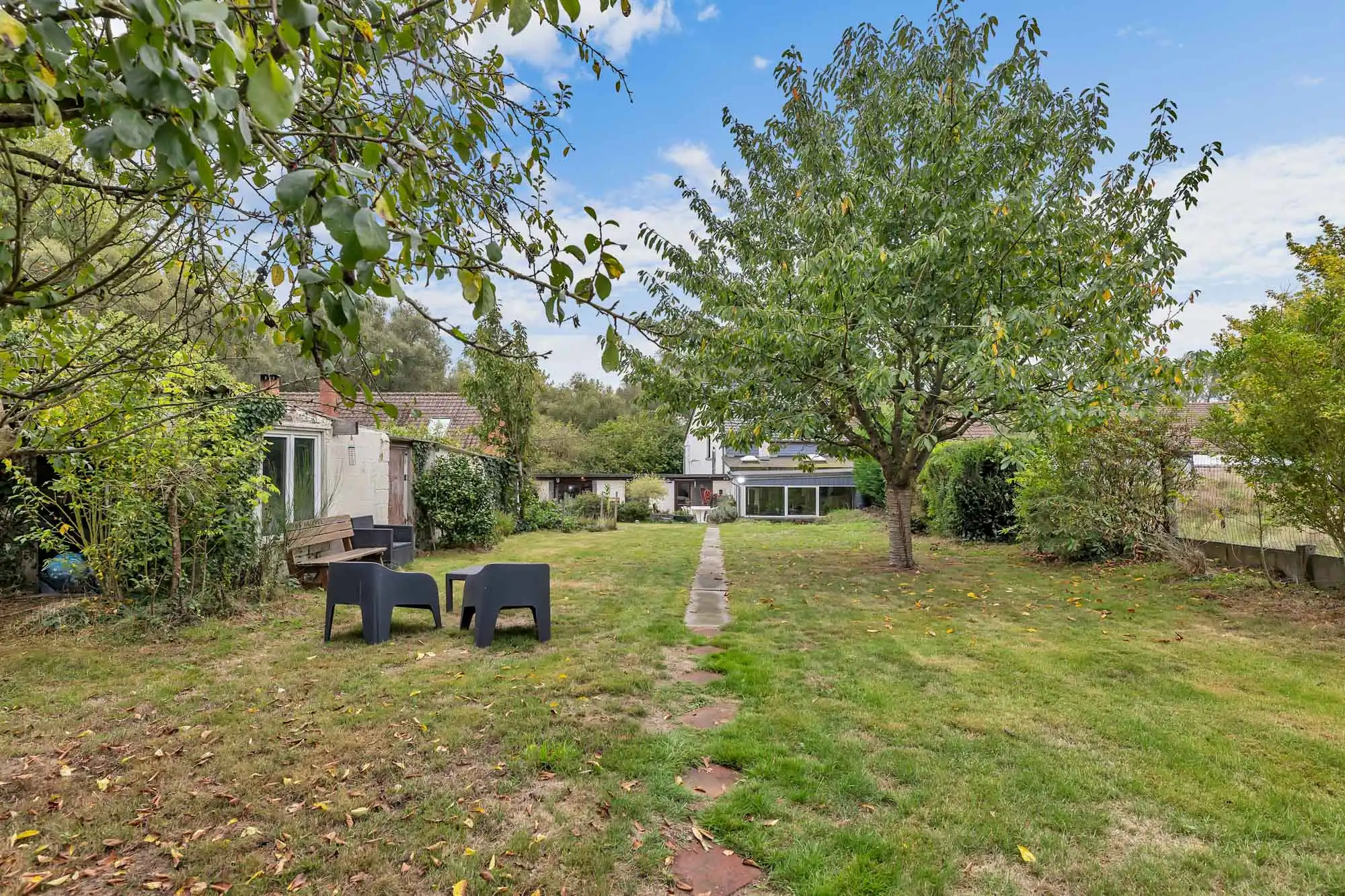 Instapklare woning met ruime garage op groene locatie foto 30