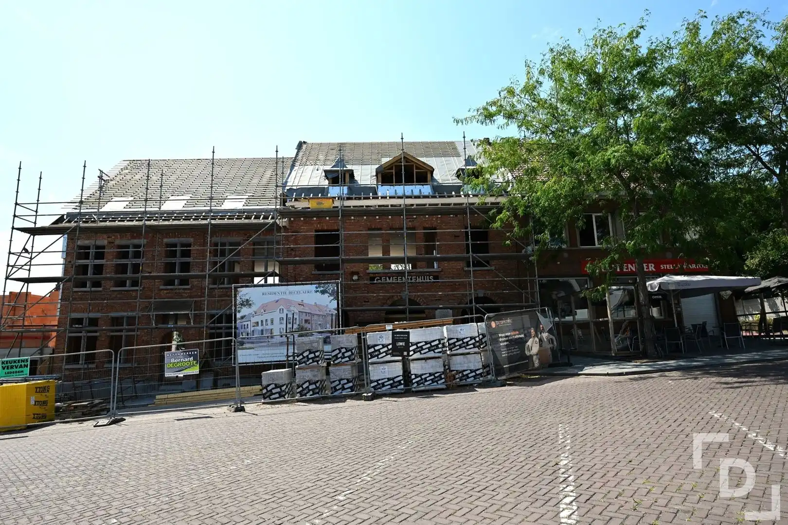 Handelsruimte te koop in het hart van Beselare foto 2