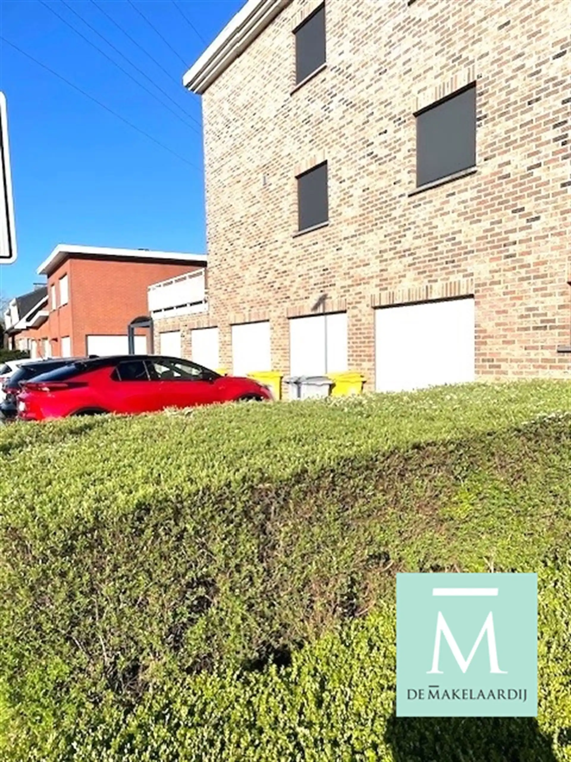 Goed gelegen, gerenoveerd appartement met 2 slaapkamers, terras en garage! foto 9