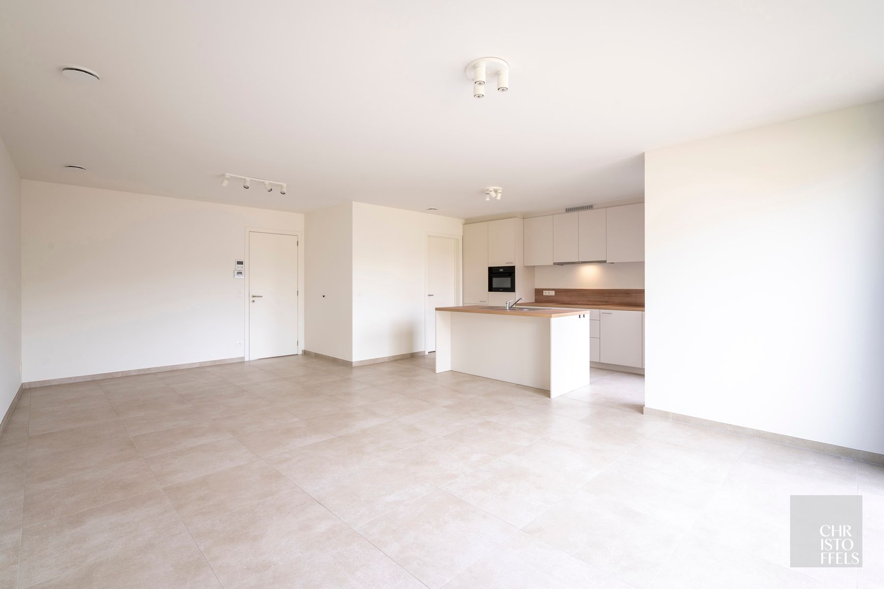 TE HUUR - Gelijkvloers nieuwbouwappartement in Zutendaal-centrum!  foto 4