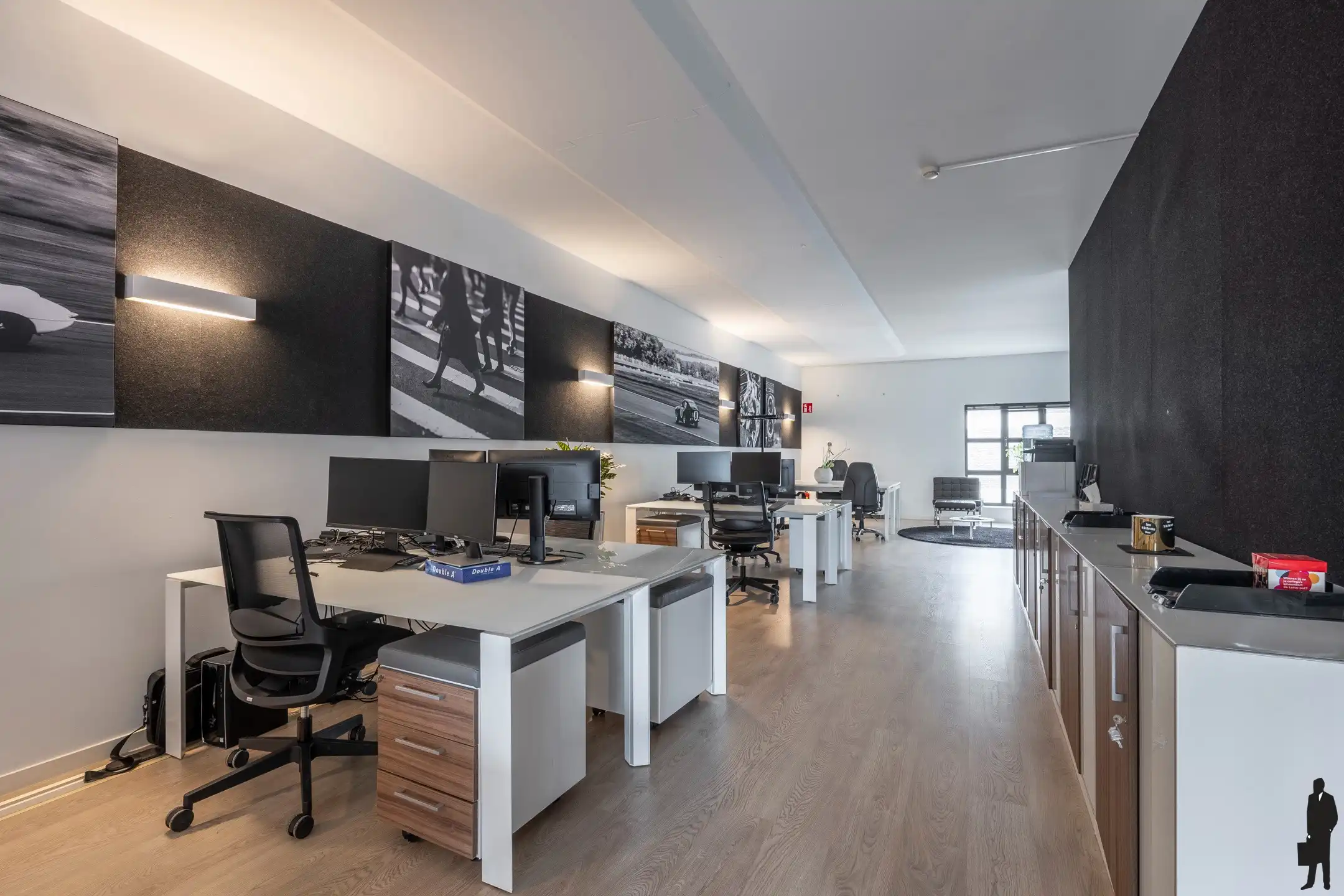 Instapklaar kantoor met terras en parking in Turnhout foto 3