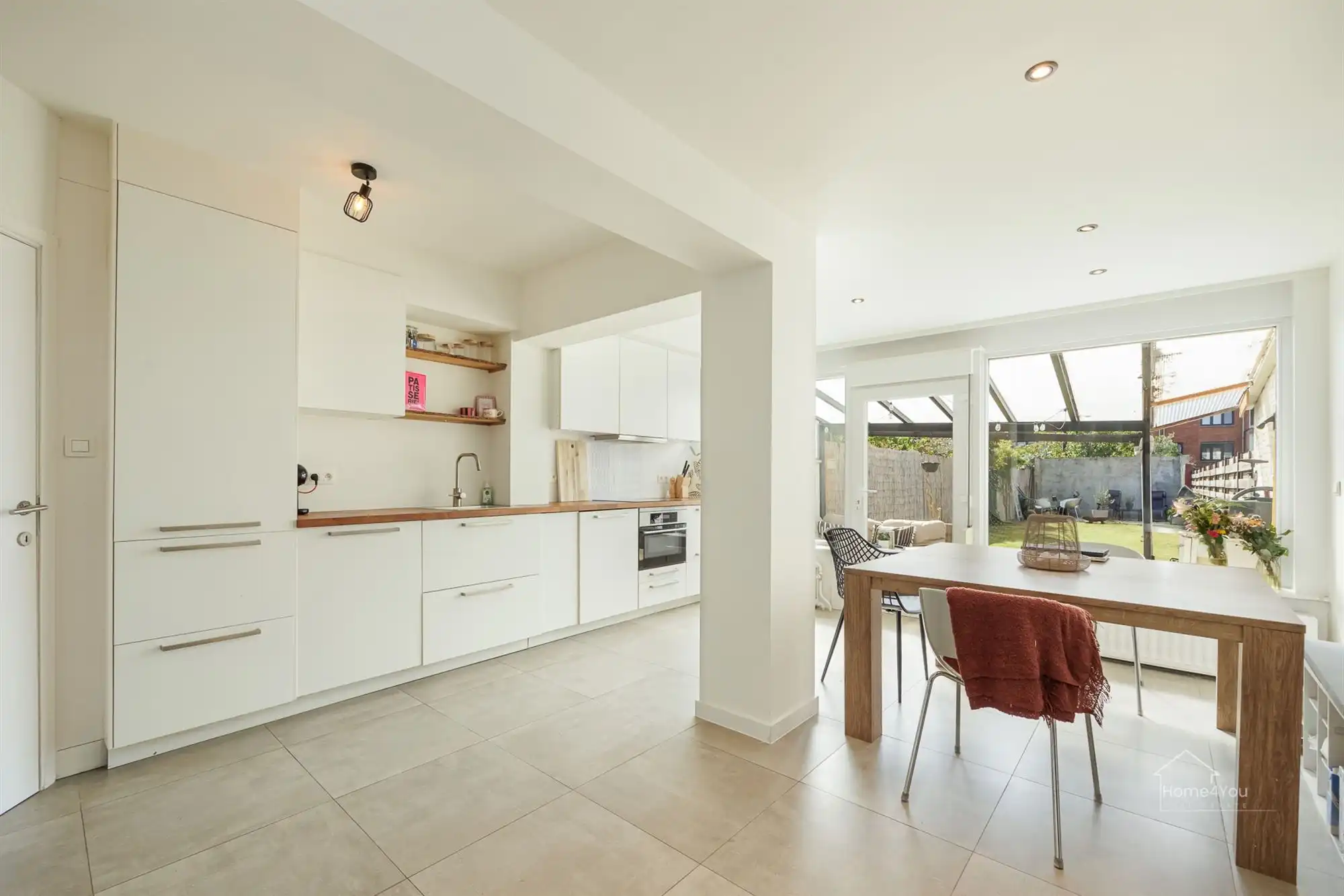 Instapklaar gelijvloers Appartement met Tuin foto 10