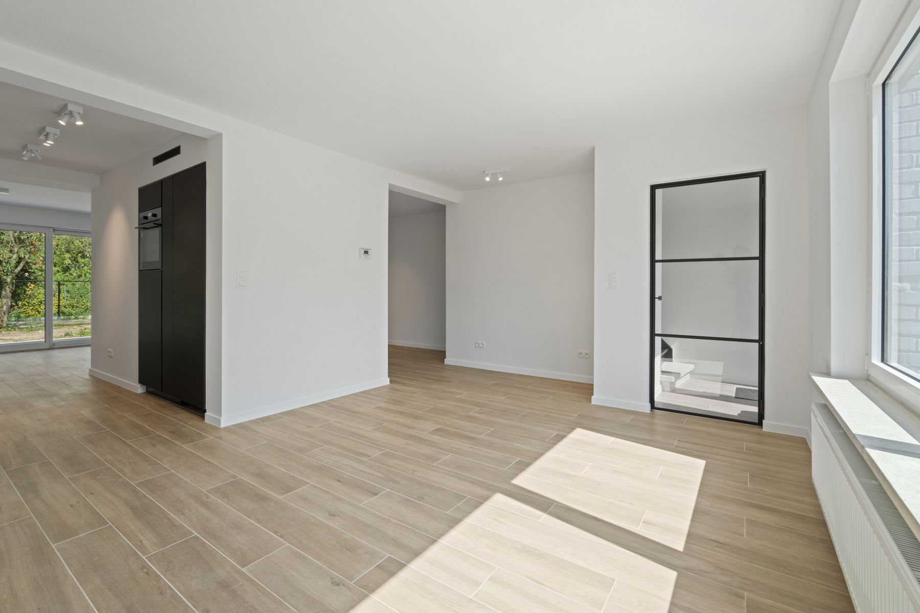 Gerenoveerde woning met 3 slaapkamers en tuin in Zedelgem! foto 2