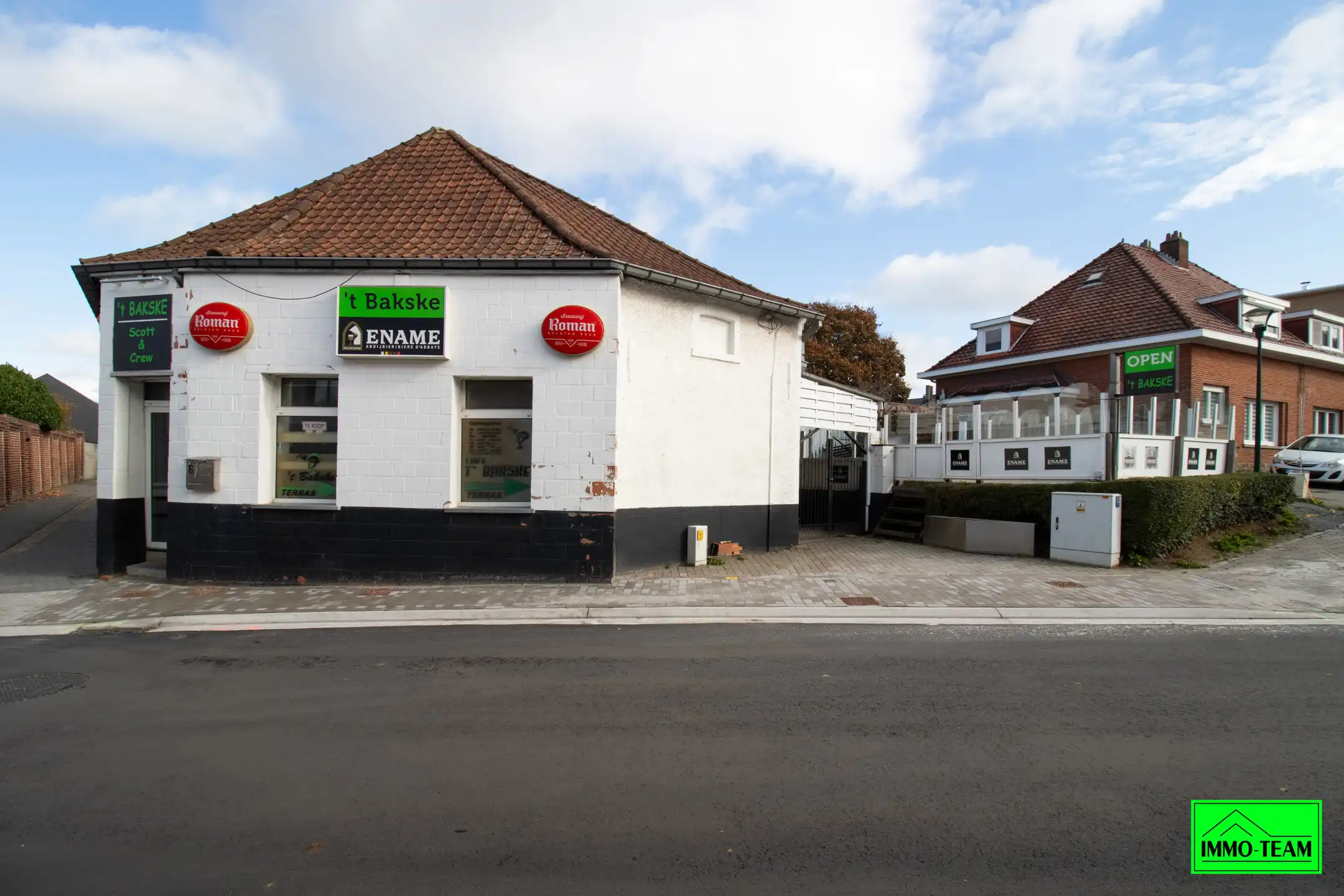 Ruim café met woongelegenheid nabij centrum foto {{pictureIndex}}