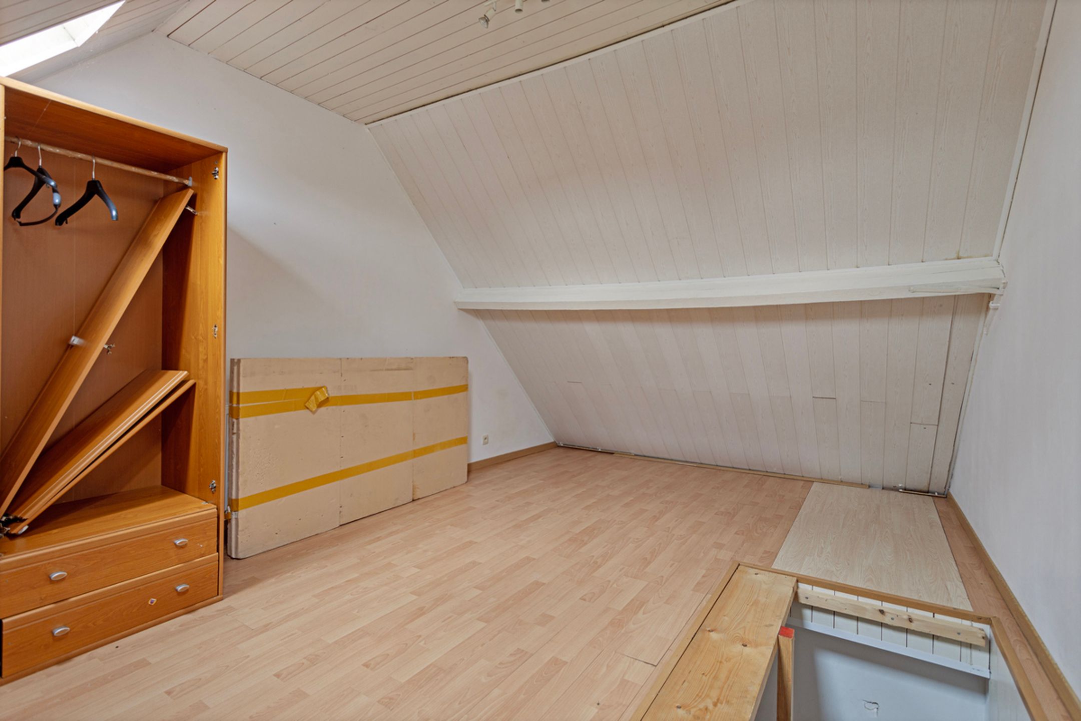 Deels te renoveren woning ideaal geschikt om te verhuren. foto 18
