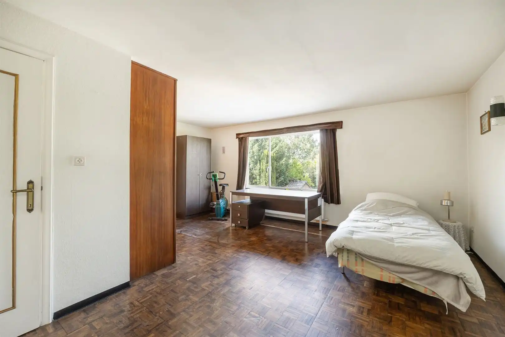 Woning met veel potentieel en grote tuin! foto 15