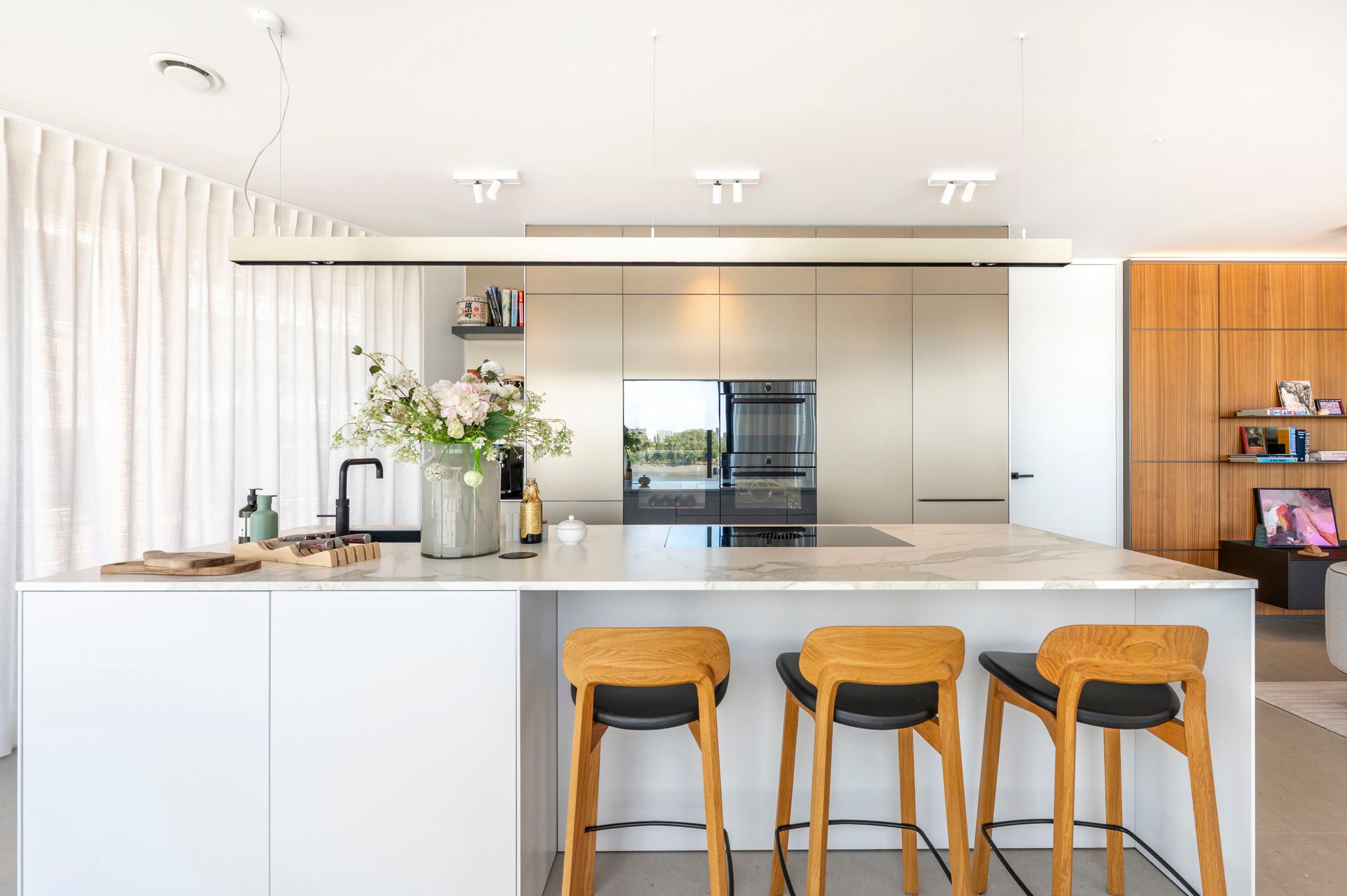 ANTWERPEN - Tijdloos en klassevol aan de Scheldekaaien foto 9