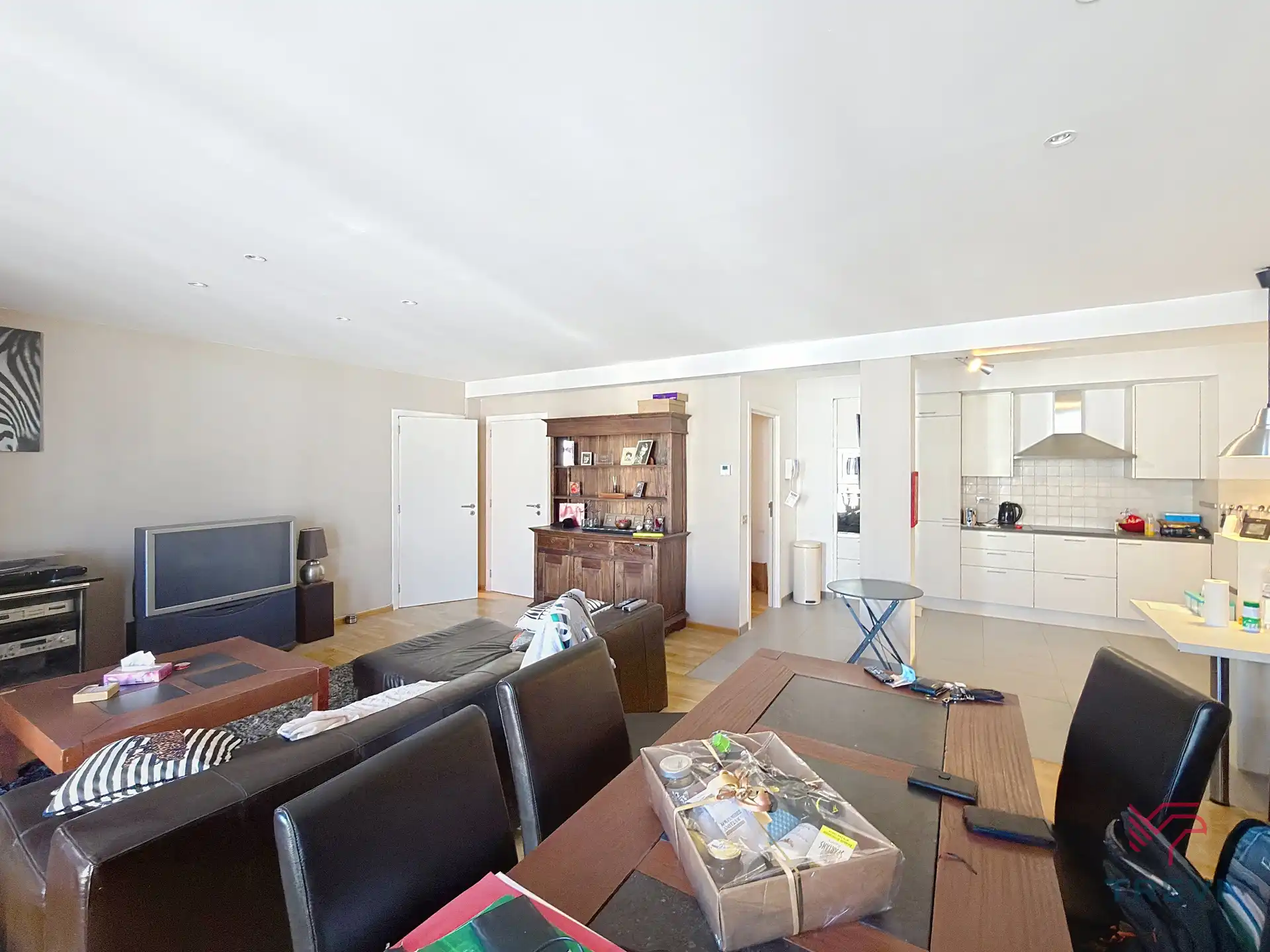 Appartement met 2 SLPK in het hooggelegen deel van St-Gillis foto 4