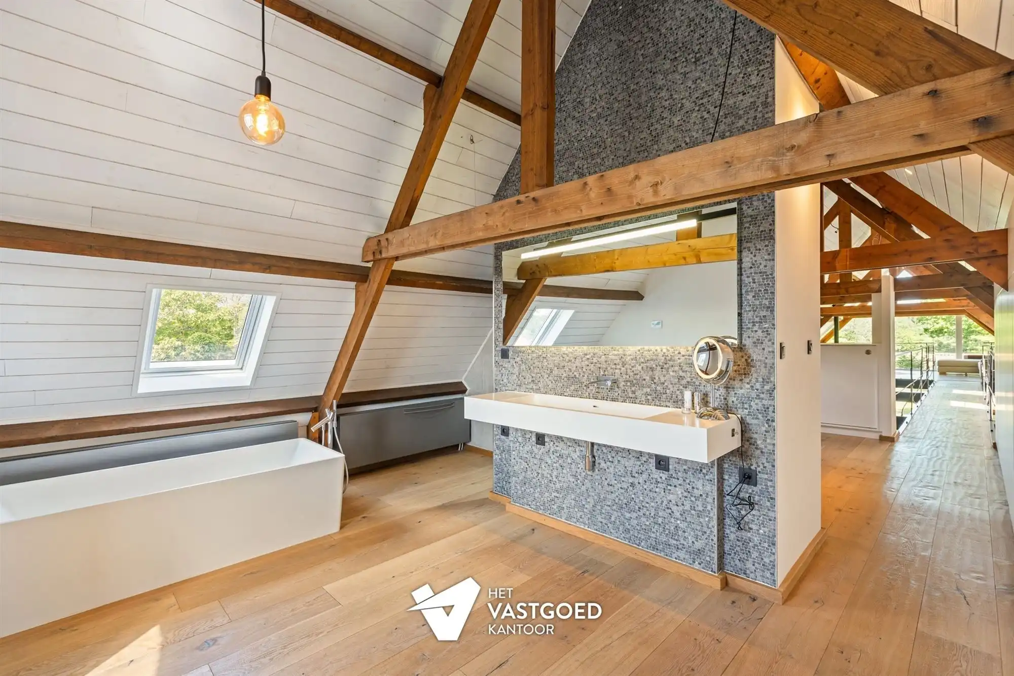 SUPER KNAP GERENOVEERDE HOEVE OP PERCEEL VAN 2344M² TE MEERHOUT foto 18