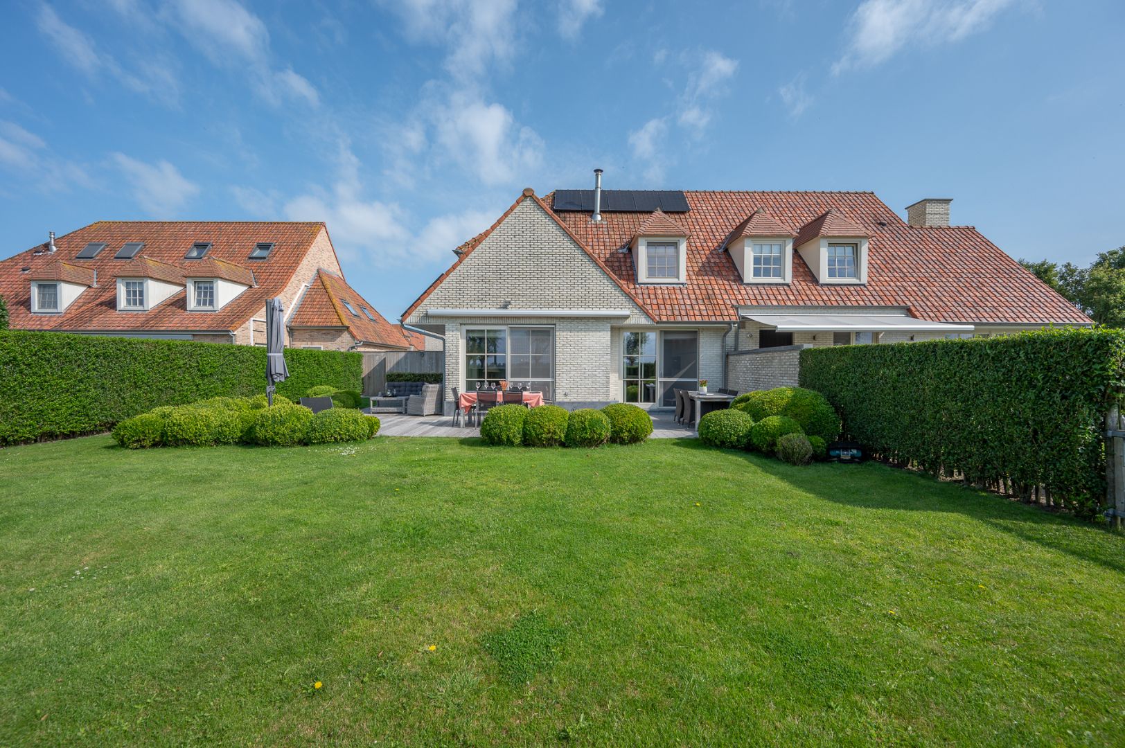 Magnifieke instapklare koppelwoning dichtbij het strand van Duinbergen foto 2