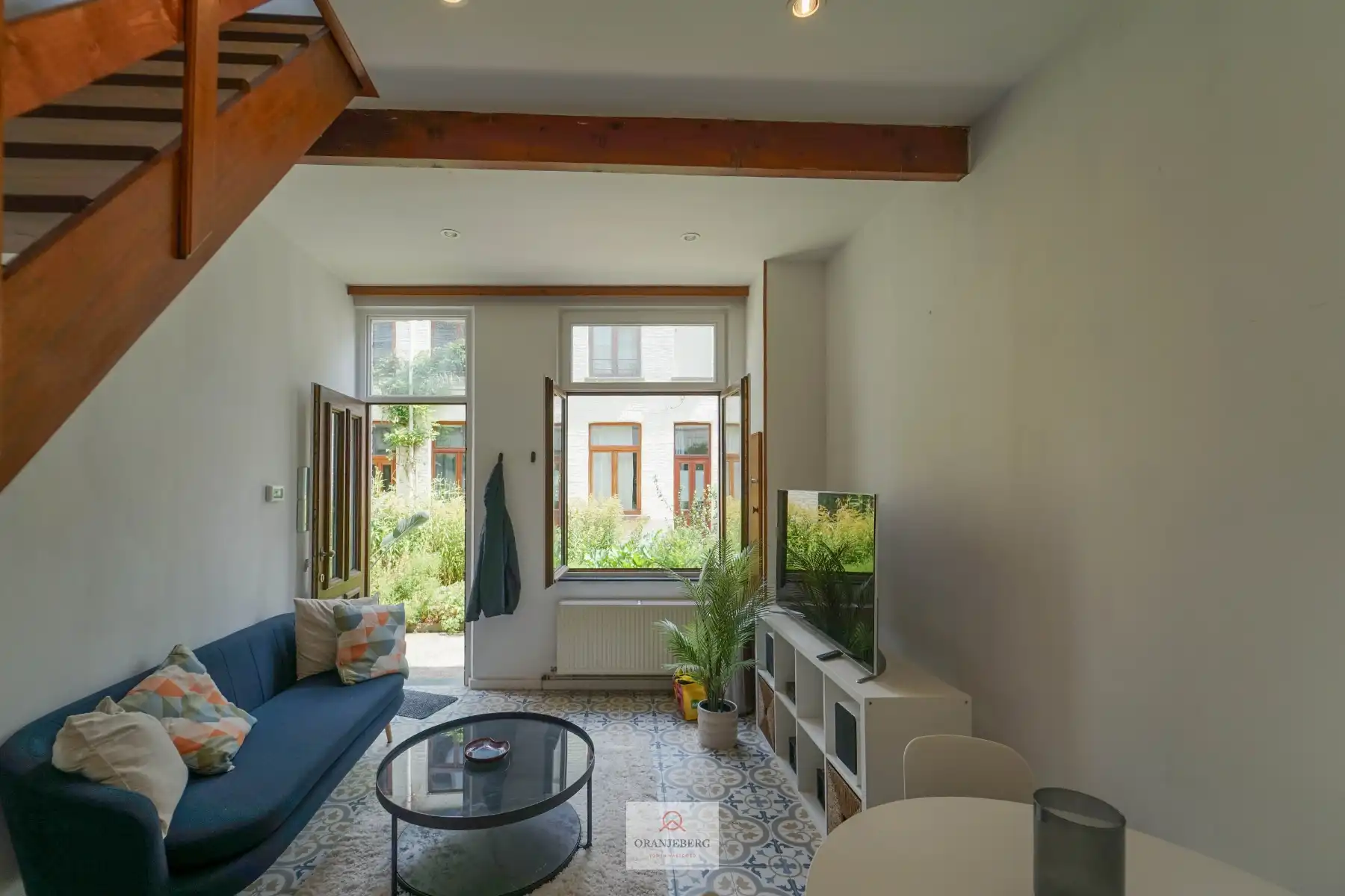 Charmante bemeubelde citéwoning nabij Coupure foto 3