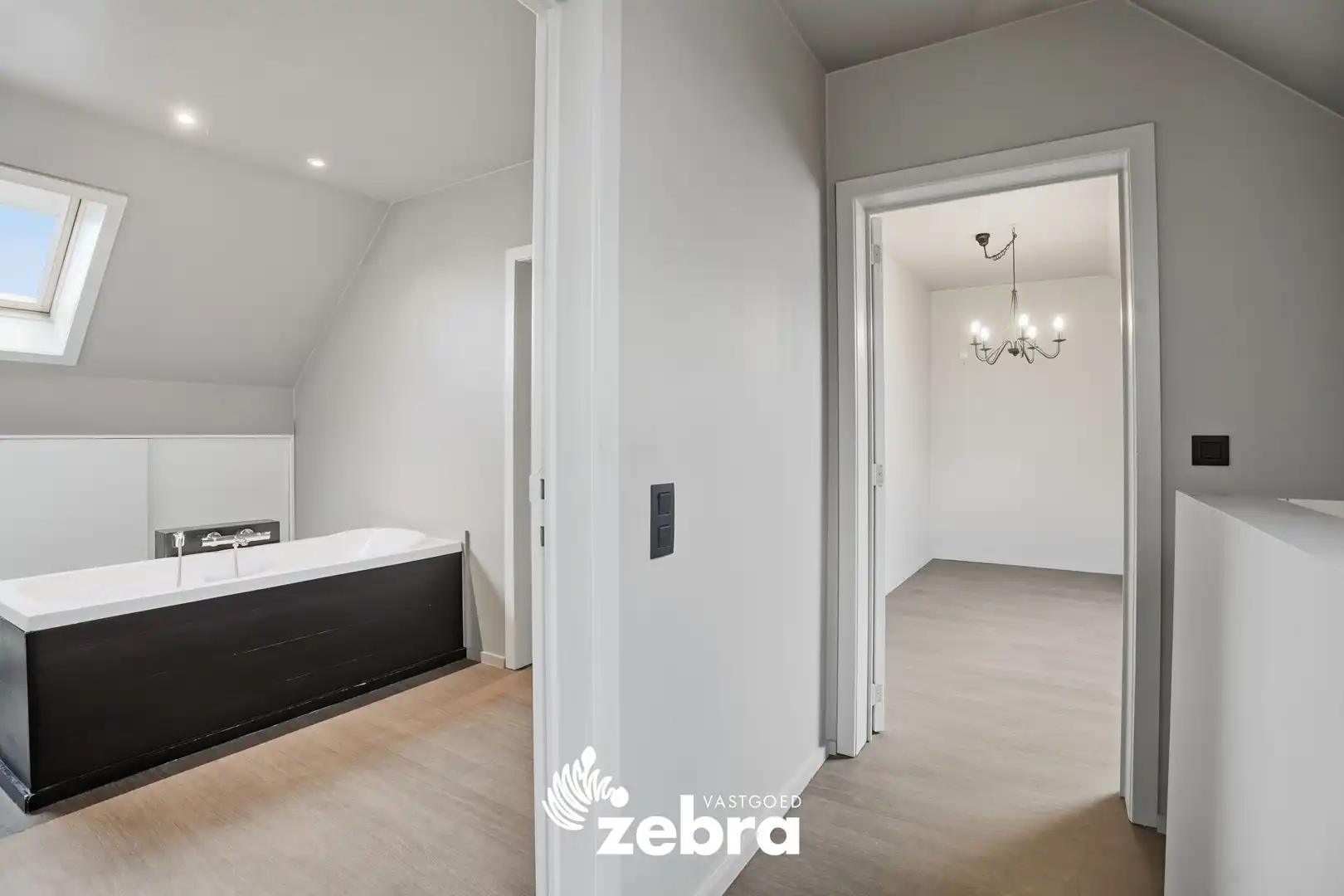 Woning met magazijn te Heule! foto 17
