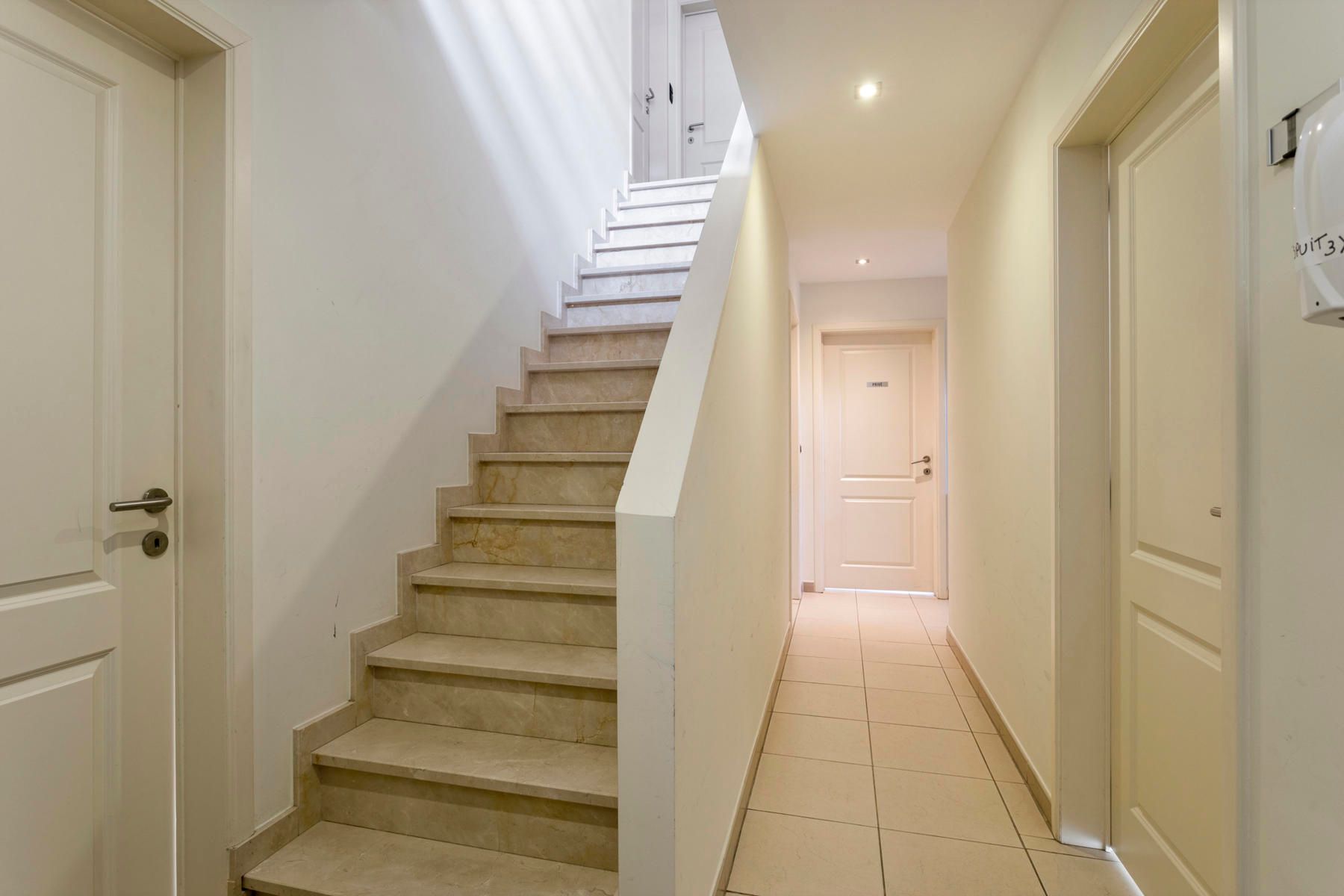 Ruime instapklare villa met 5 slaapkamers te BEGIJNENDIJK foto 3