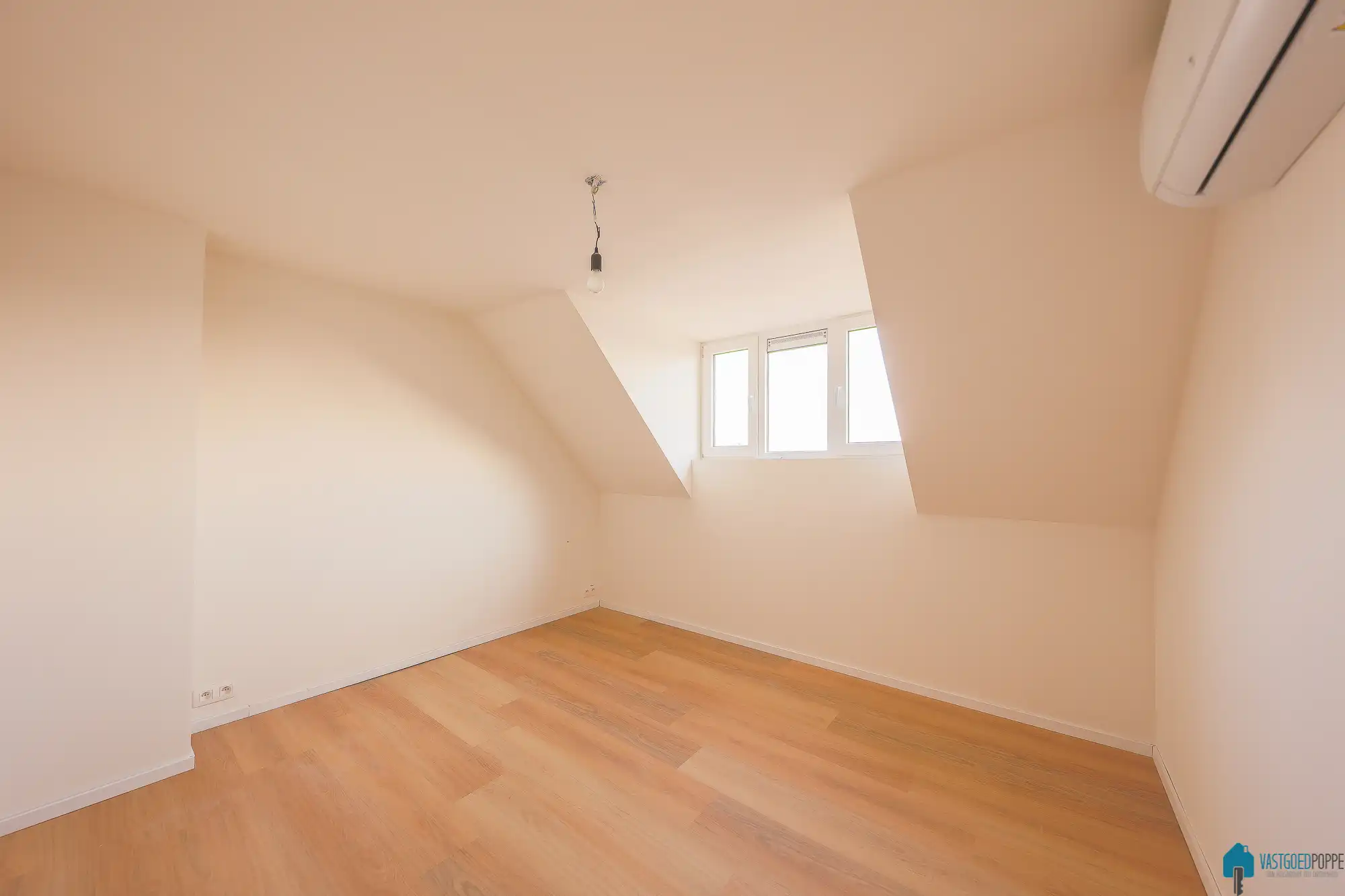 Volledig gerenoveerde stadswoning  foto 17