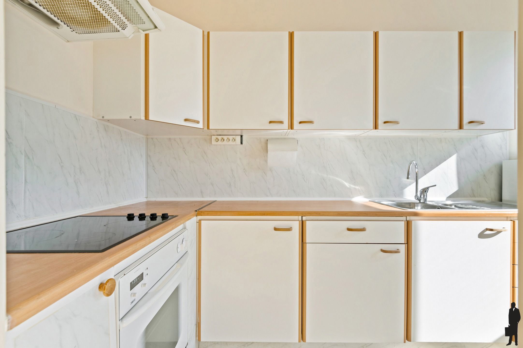 OP TE FRISSEN APPARTEMENT MET 2 SLAAPKAMERS EN TERRAS  foto 8