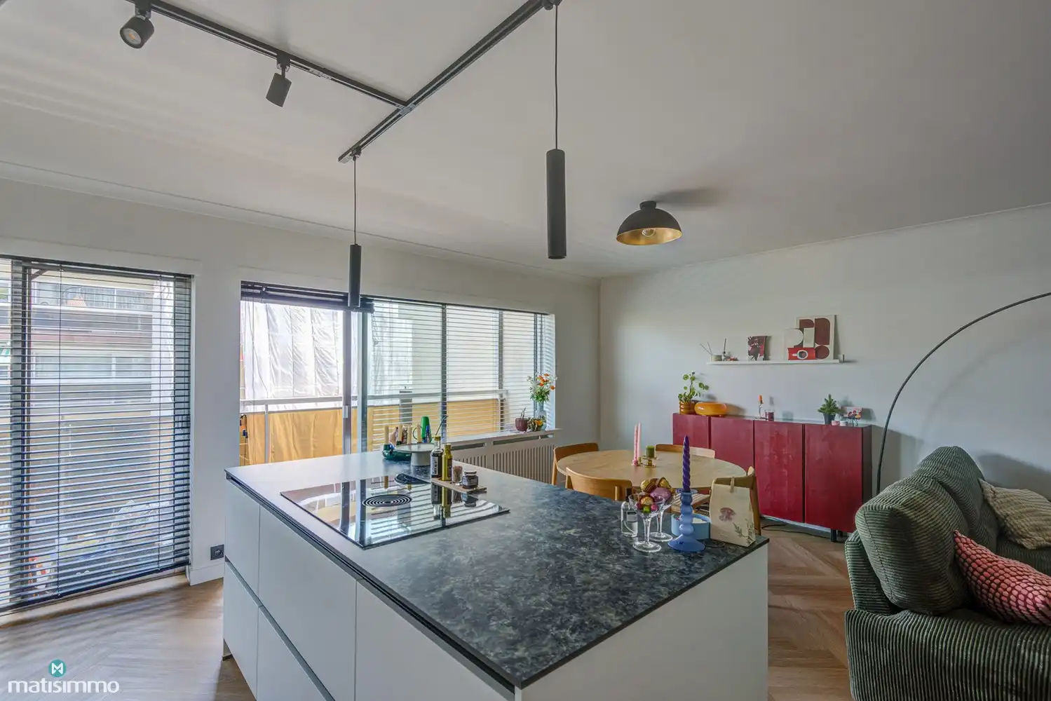 RECENT GERENOVEERD APPARTEMENT MET 2 SLAAPKAMERS, 2 TERRASSEN EN ZICHT OP HET GROEN IN DE KATARINAWIJK (OPTIONEEL: RUIME GARAGEBOX IN DE KELDERVERDIEPING) foto 13